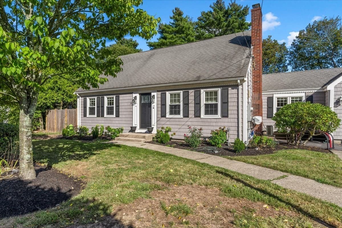 33 Century Rd, Weymouth MA 02190