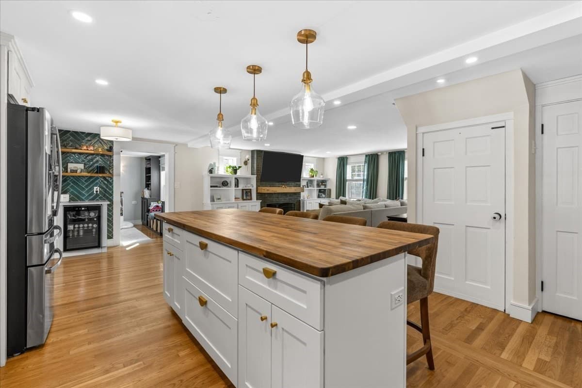 Single Family Residence at 33 Century Rd, Weymouth MA 02190, Weymouth, photo 10 of 38