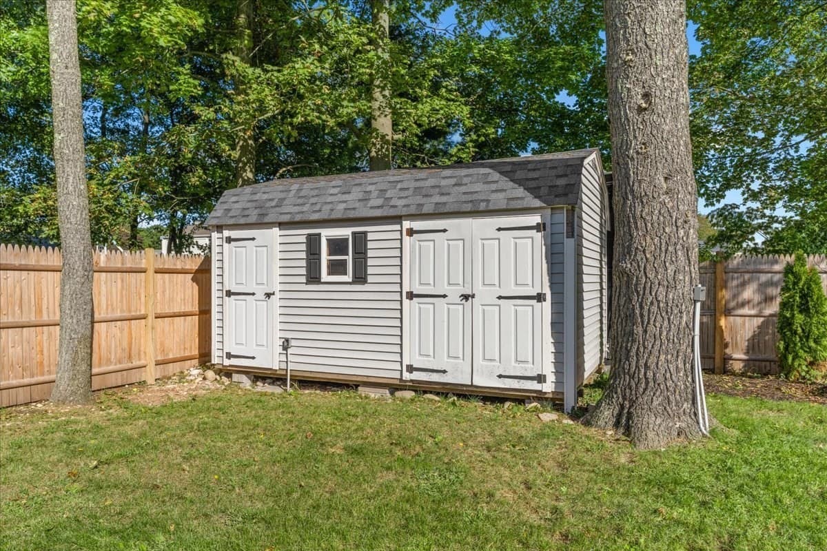 Single Family Residence at 33 Century Rd, Weymouth MA 02190, Weymouth, photo 37 of 38
