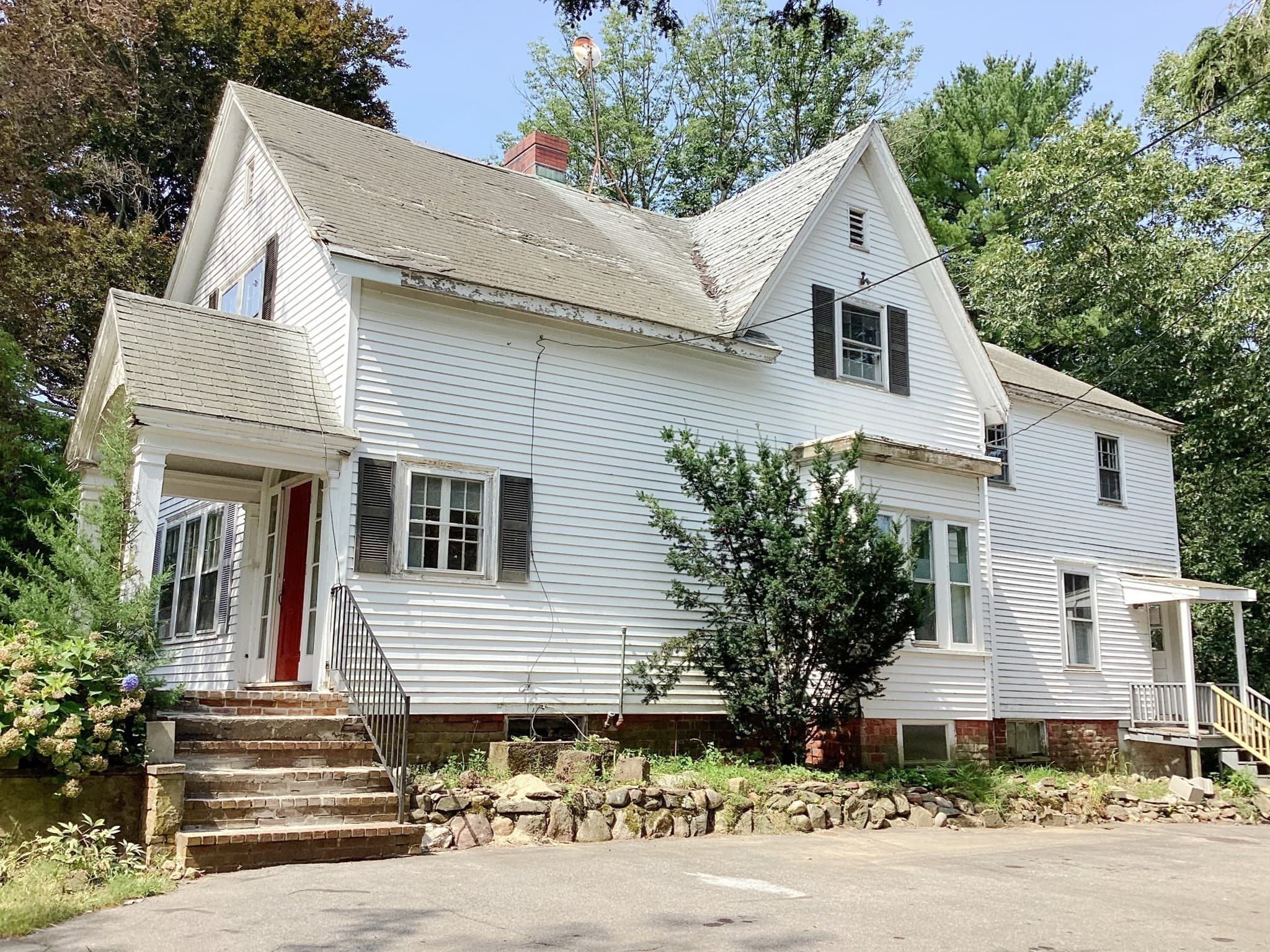 Single Family Residence at 365 South Main St, Attleboro MA 02703, Attleboro, photo 3 of 35