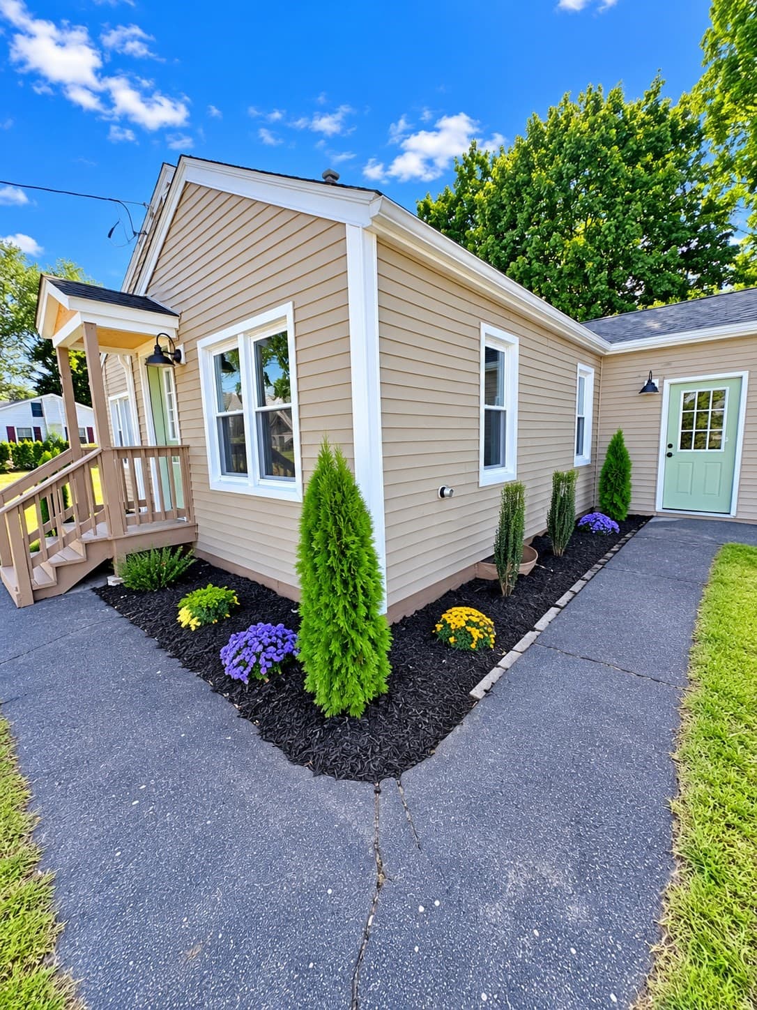 Single Family Residence at 26 Mt Tom Ave, Easthampton MA 01027, Easthampton, photo 4 of 42