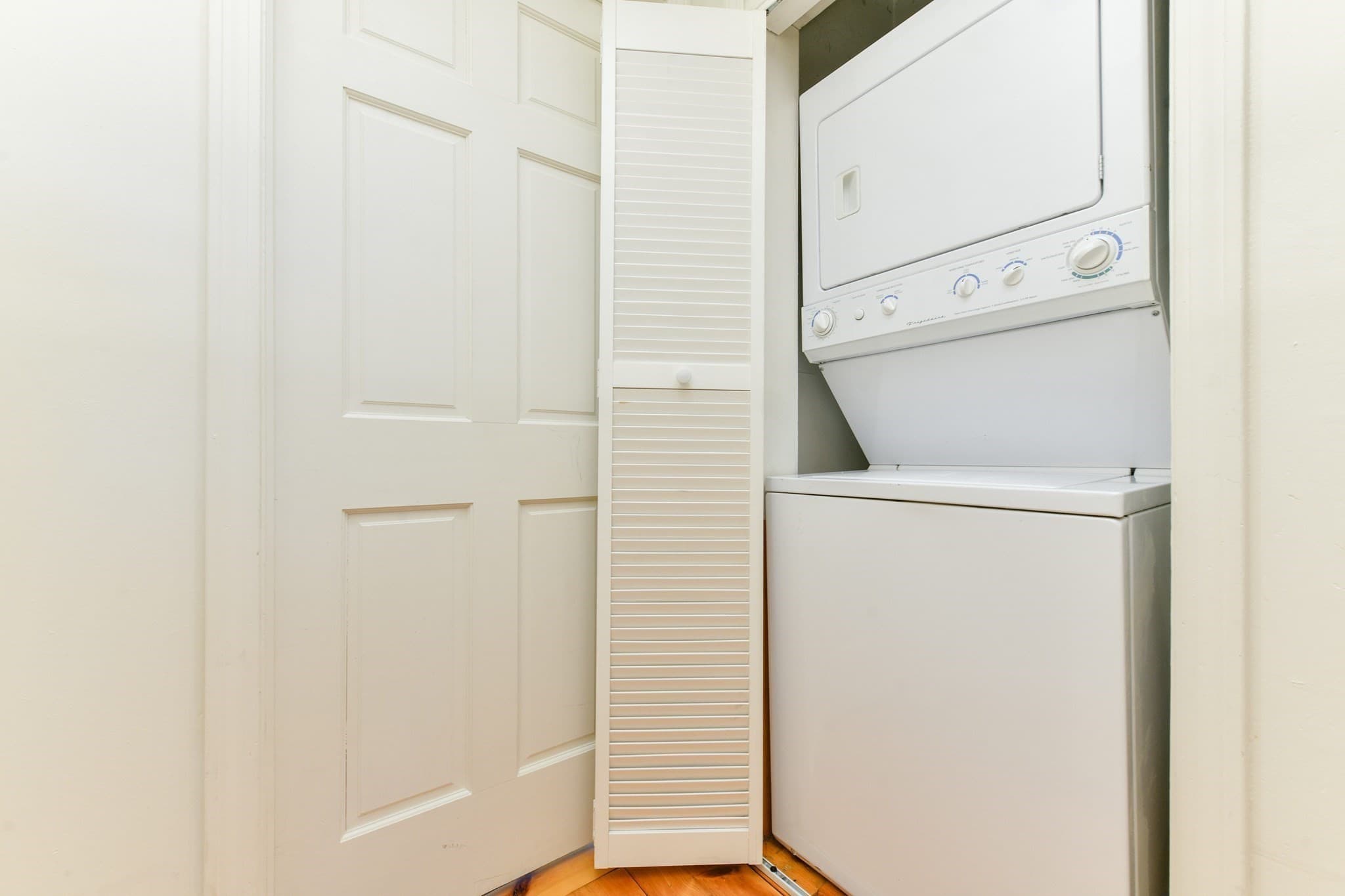 Condominium at 504 Massachusetts Ave # 1, Boston MA 02118, Boston, photo 13 of 15