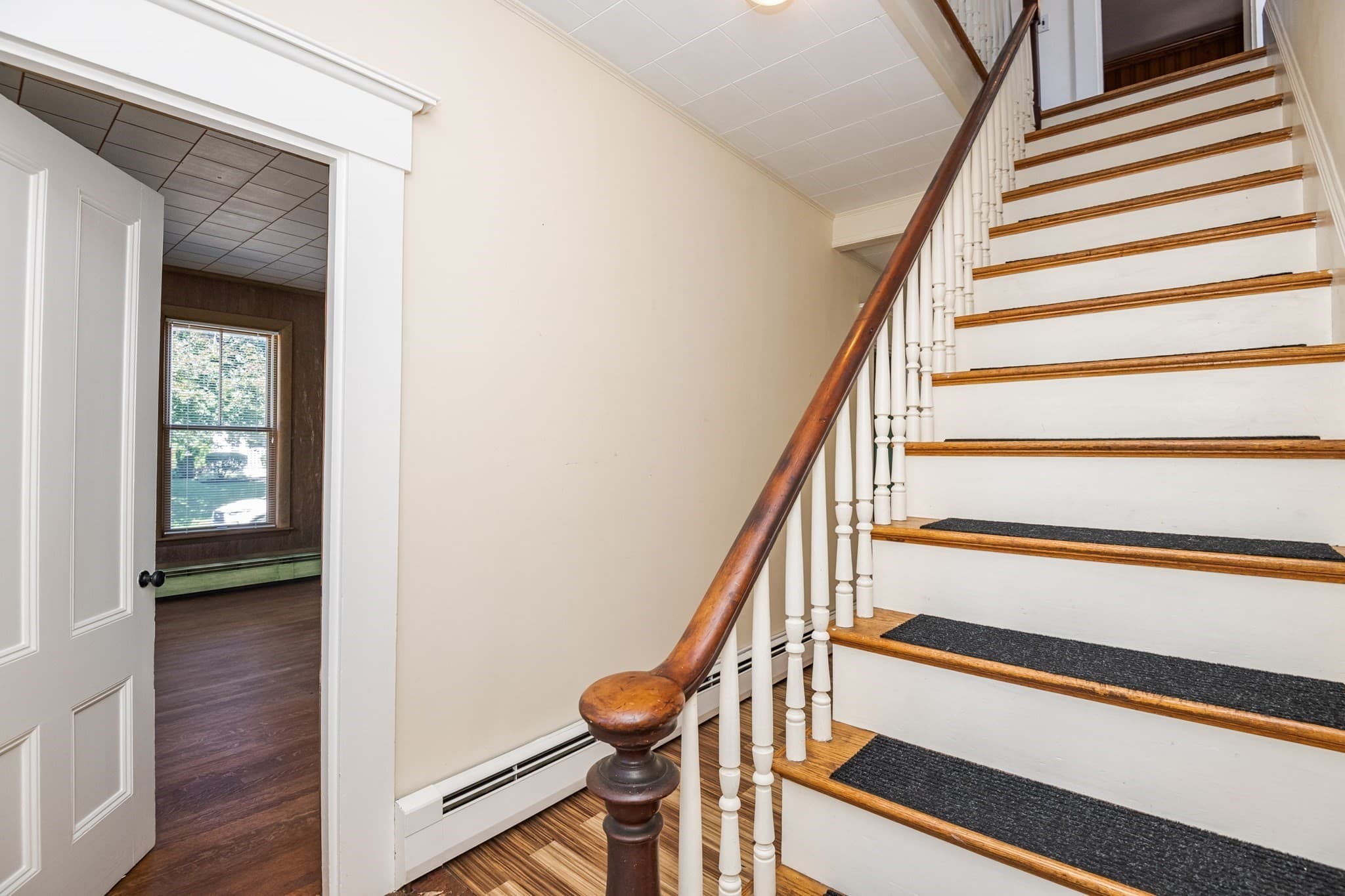 Single Family Residence at 36 Warren Street, Stoneham MA 02180, Stoneham, photo 6 of 41