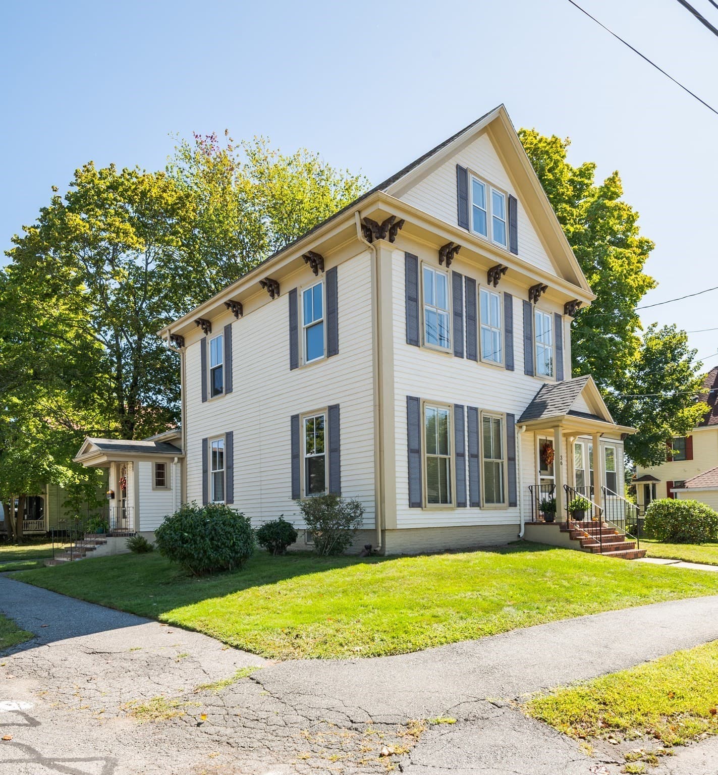 Single Family Residence at 36 Warren Street, Stoneham MA 02180, Stoneham, photo 3 of 41