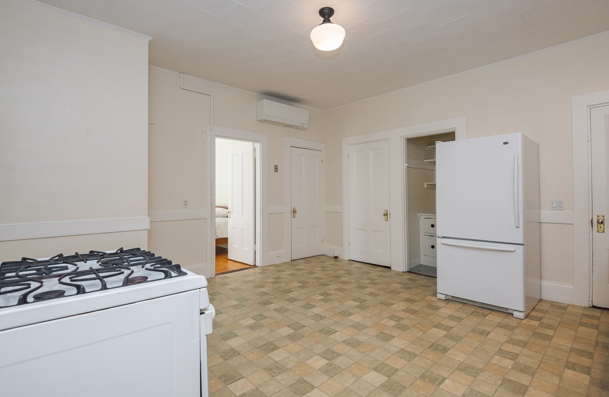 Single Family Residence at 36 Warren Street, Stoneham MA 02180, Stoneham, photo 15 of 41