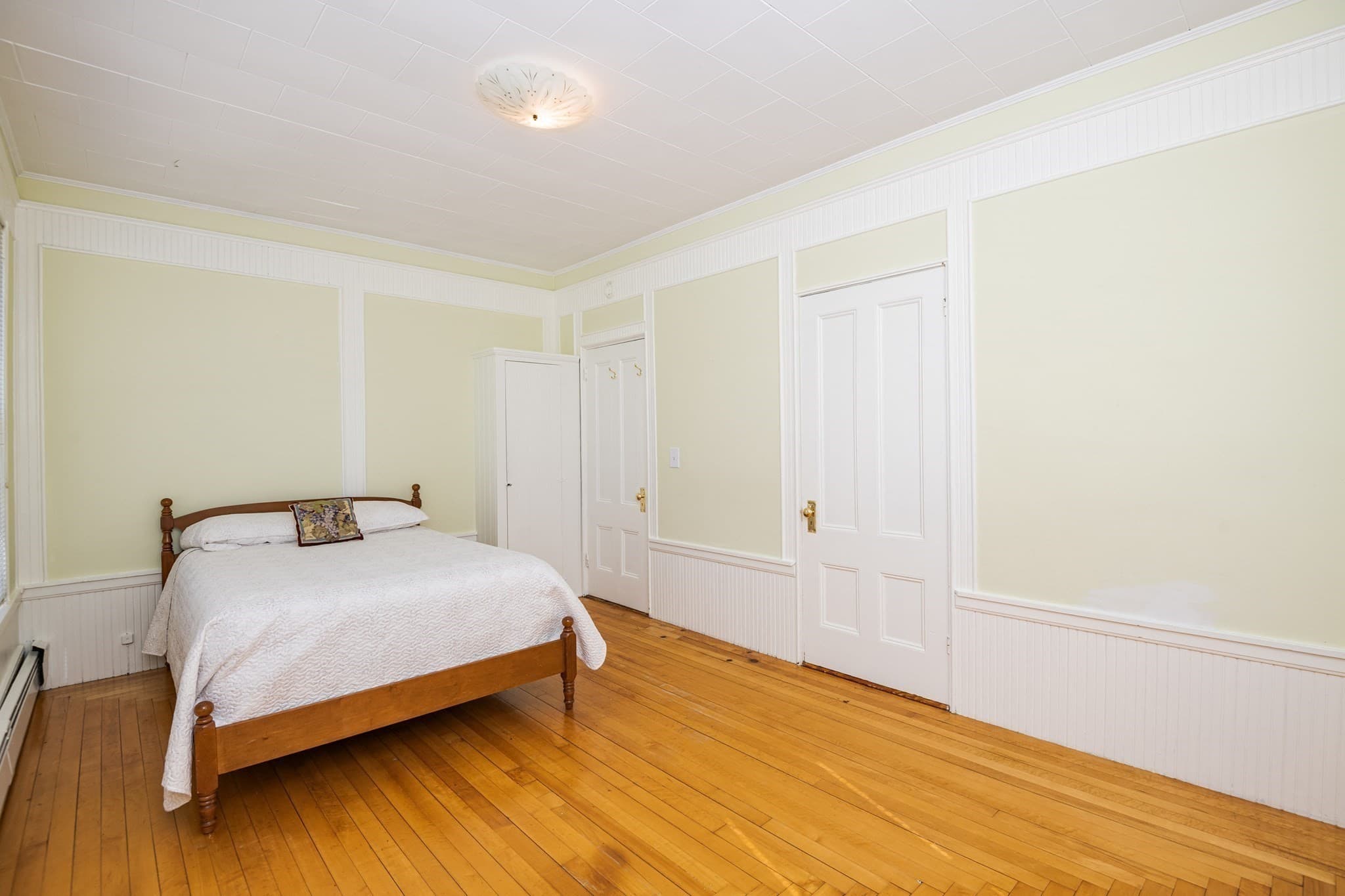 Single Family Residence at 36 Warren Street, Stoneham MA 02180, Stoneham, photo 25 of 41