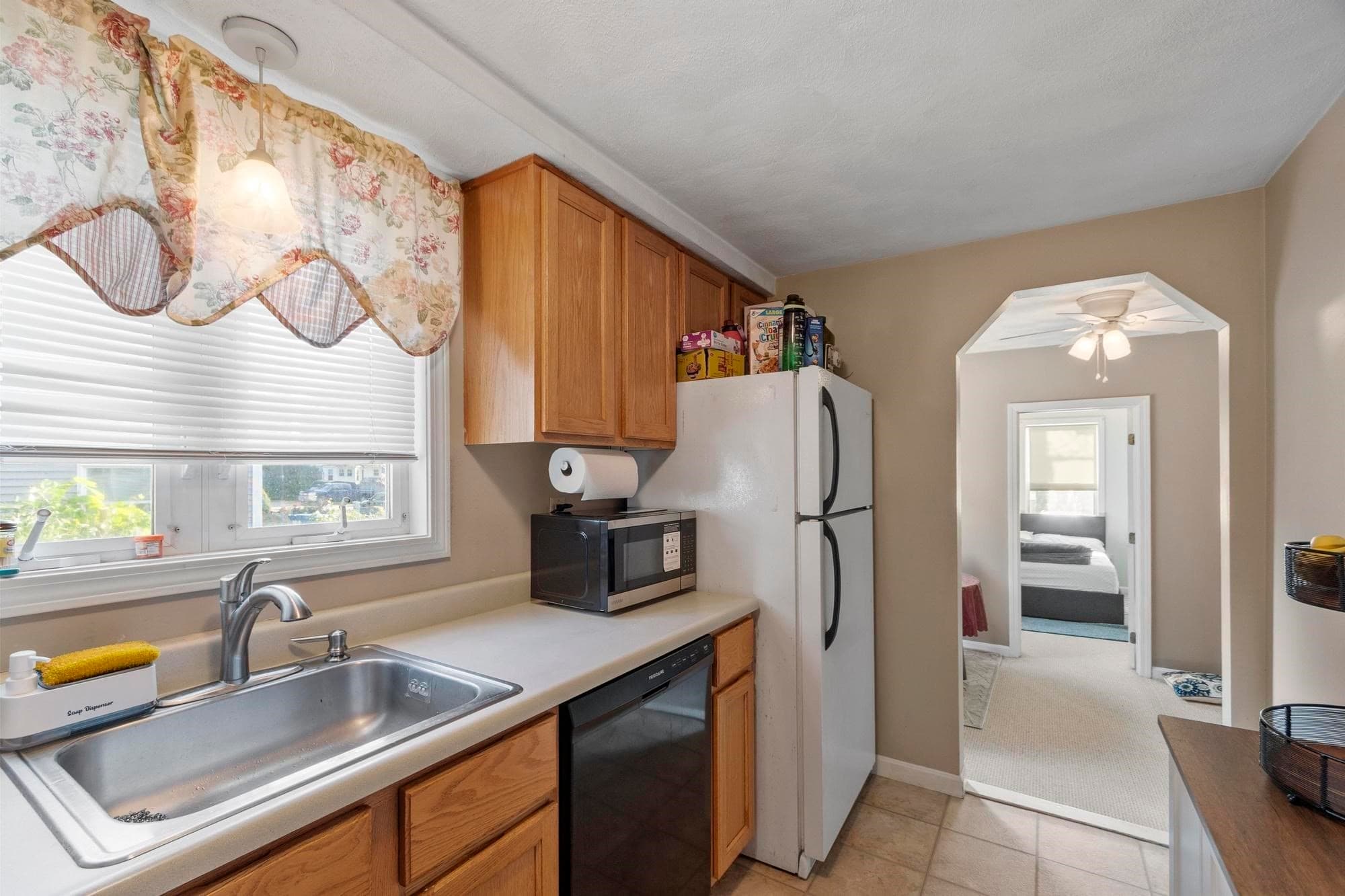 Multi Family at 23 Pinehurst Ave, Billerica MA 01821, photo 14 of 42
