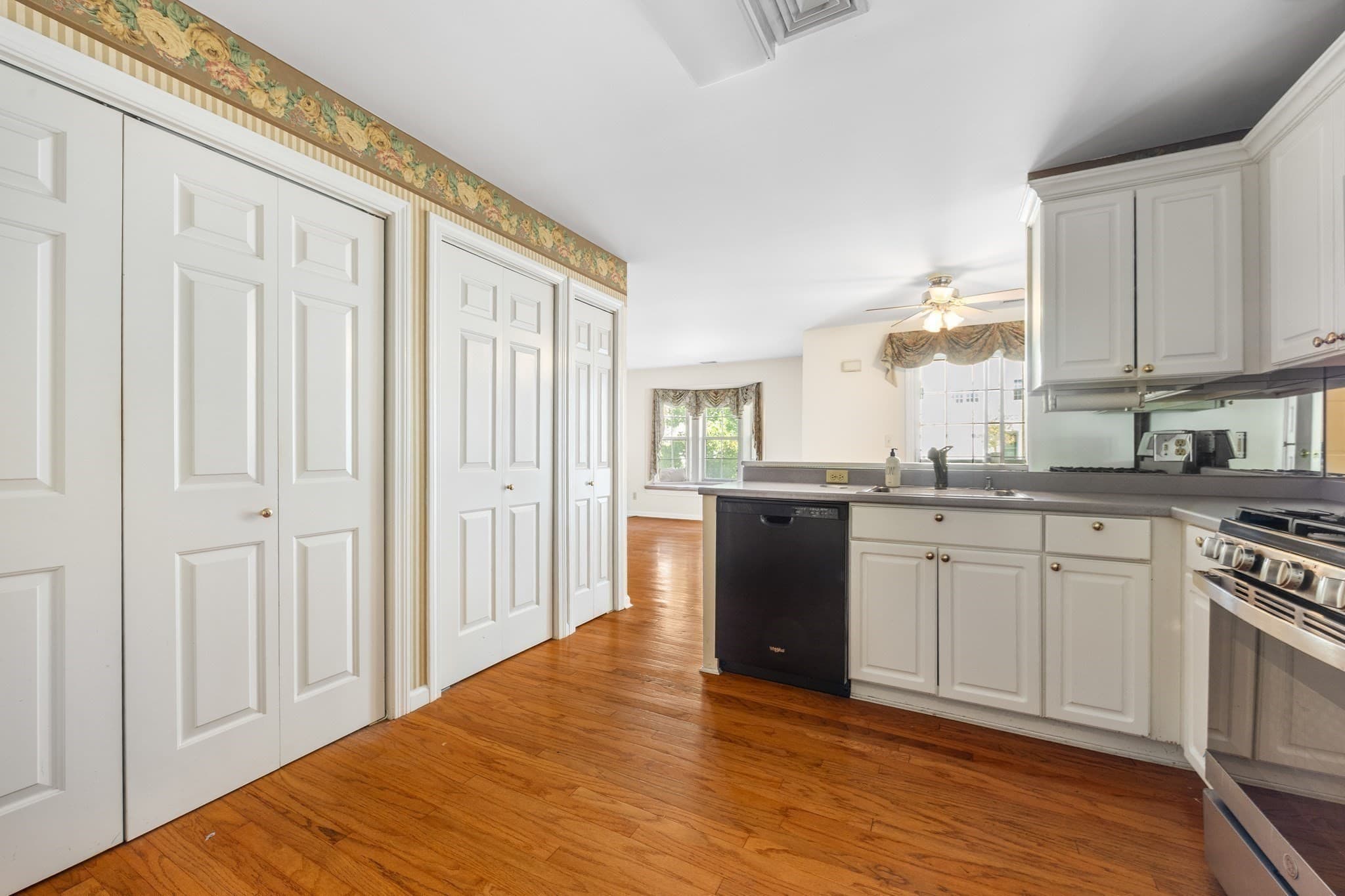 Condominium at 208 Gazebo Circle # 208, Reading MA 01867, Reading, photo 6 of 22