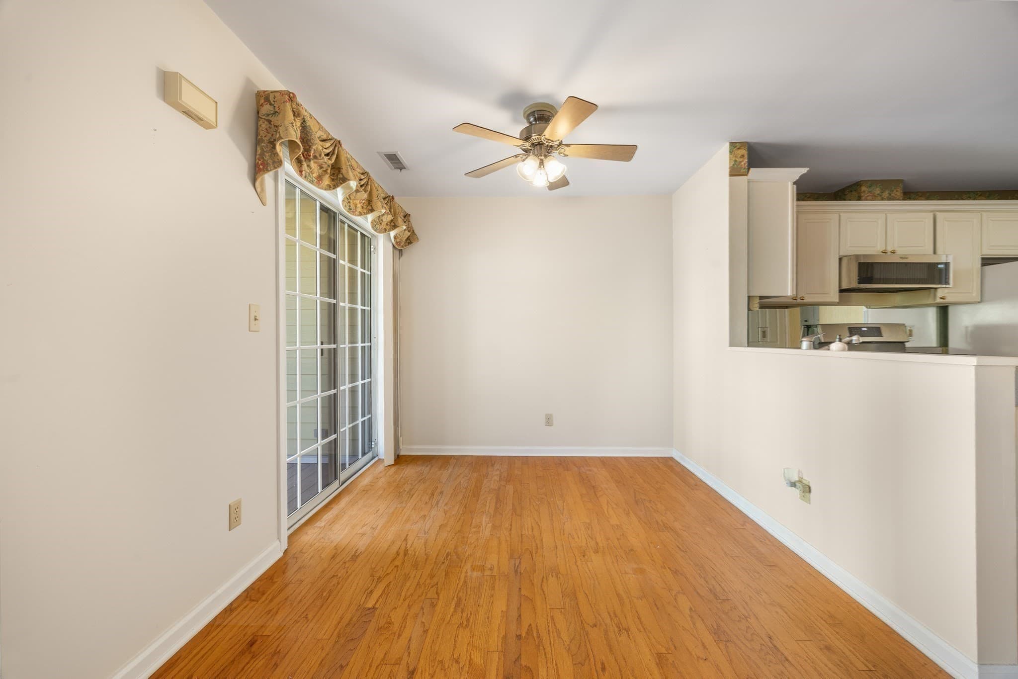 Condominium at 208 Gazebo Circle # 208, Reading MA 01867, Reading, photo 17 of 22