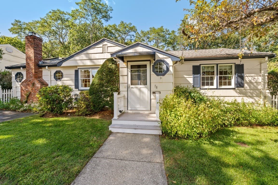 Single Family Residence at 78 Spring View Dr, Lynn MA 01904, Lynn, photo 2 of 24