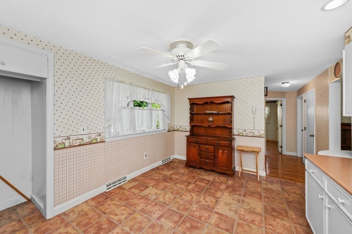 Single Family Residence at 78 Spring View Dr, Lynn MA 01904, Lynn, photo 8 of 24