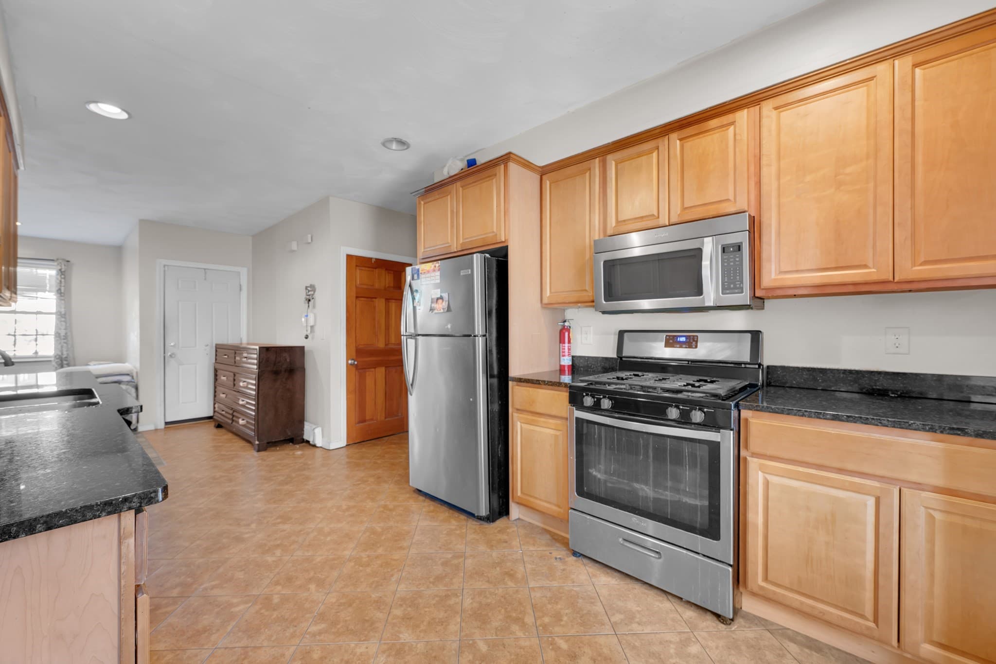 Multi Family at 48 Union St, Lawrence MA 01840, Lawrence, photo 5 of 15