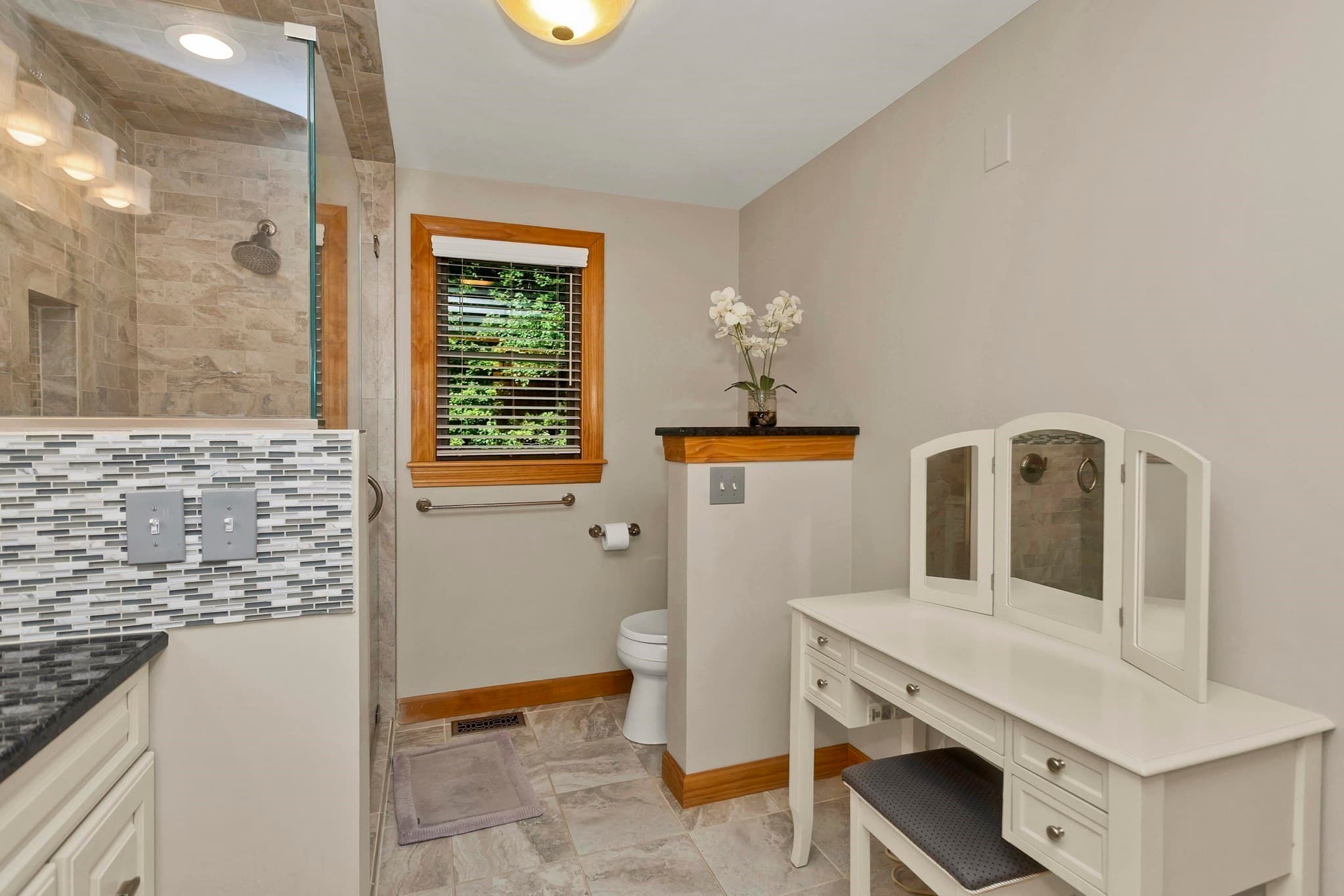 Single Family Residence at 5 Tamarack Ln, Agawam MA 01030, Agawam, photo 26 of 41