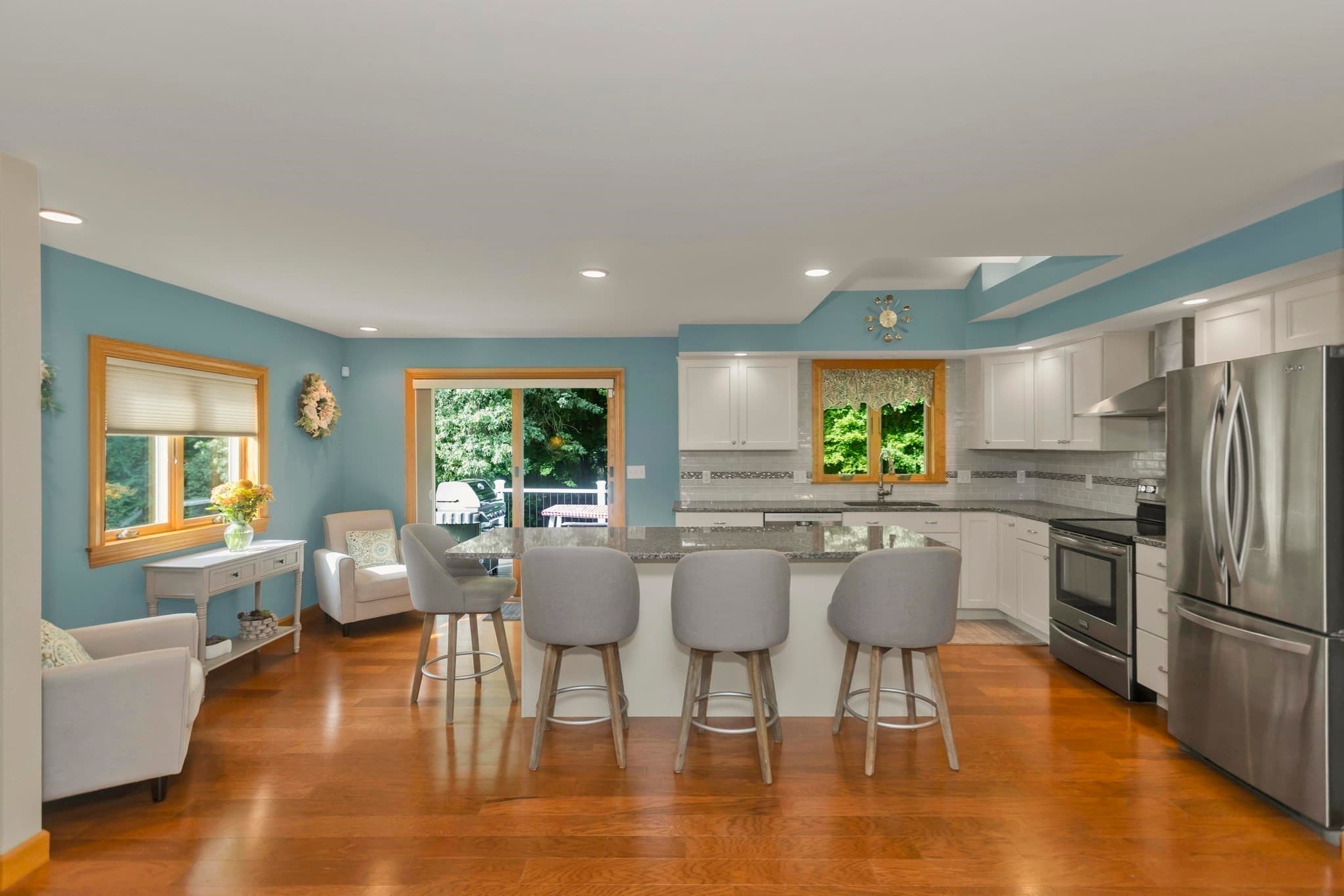 Single Family Residence at 5 Tamarack Ln, Agawam MA 01030, Agawam, photo 9 of 41