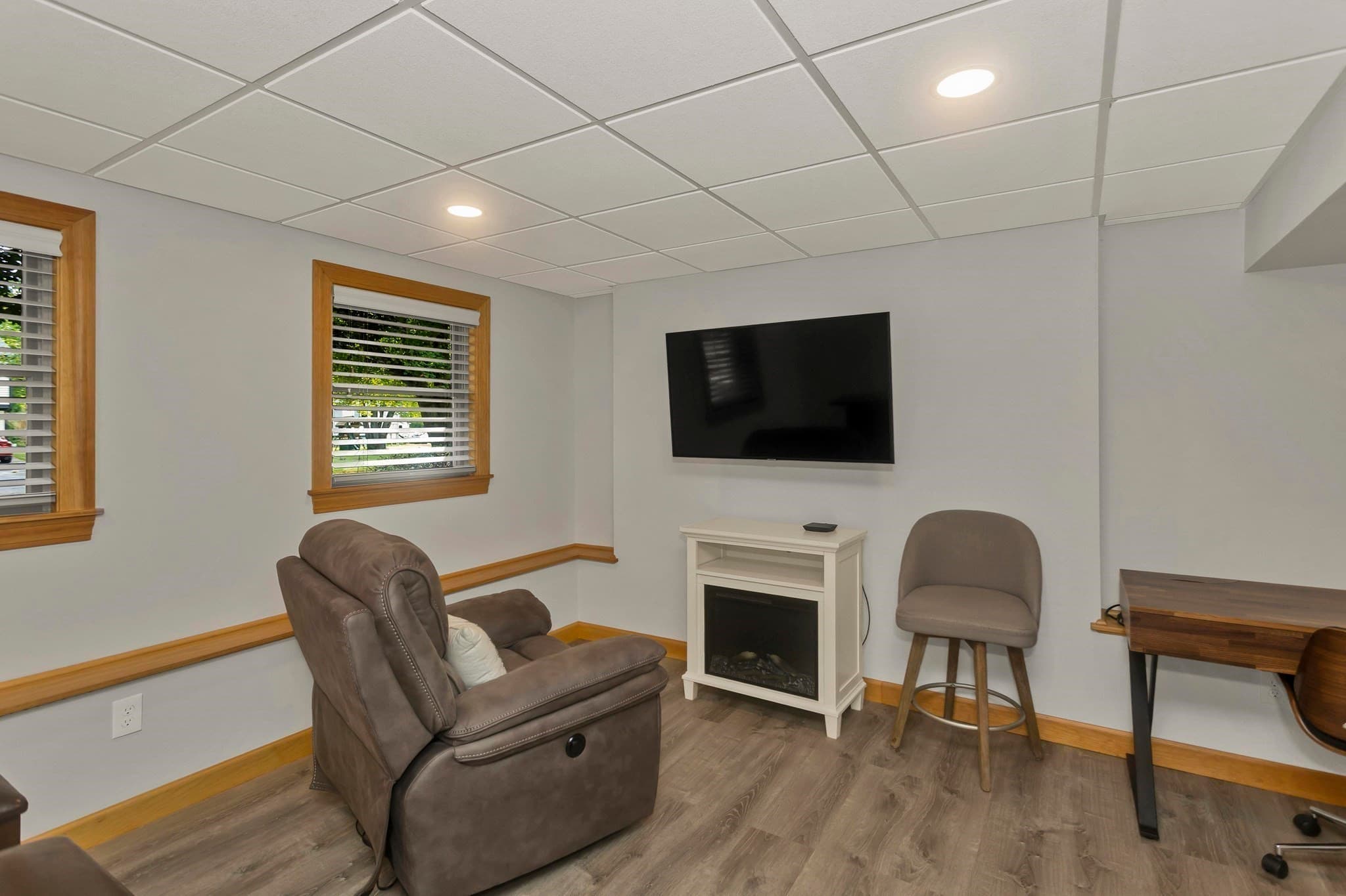 Single Family Residence at 5 Tamarack Ln, Agawam MA 01030, Agawam, photo 34 of 41