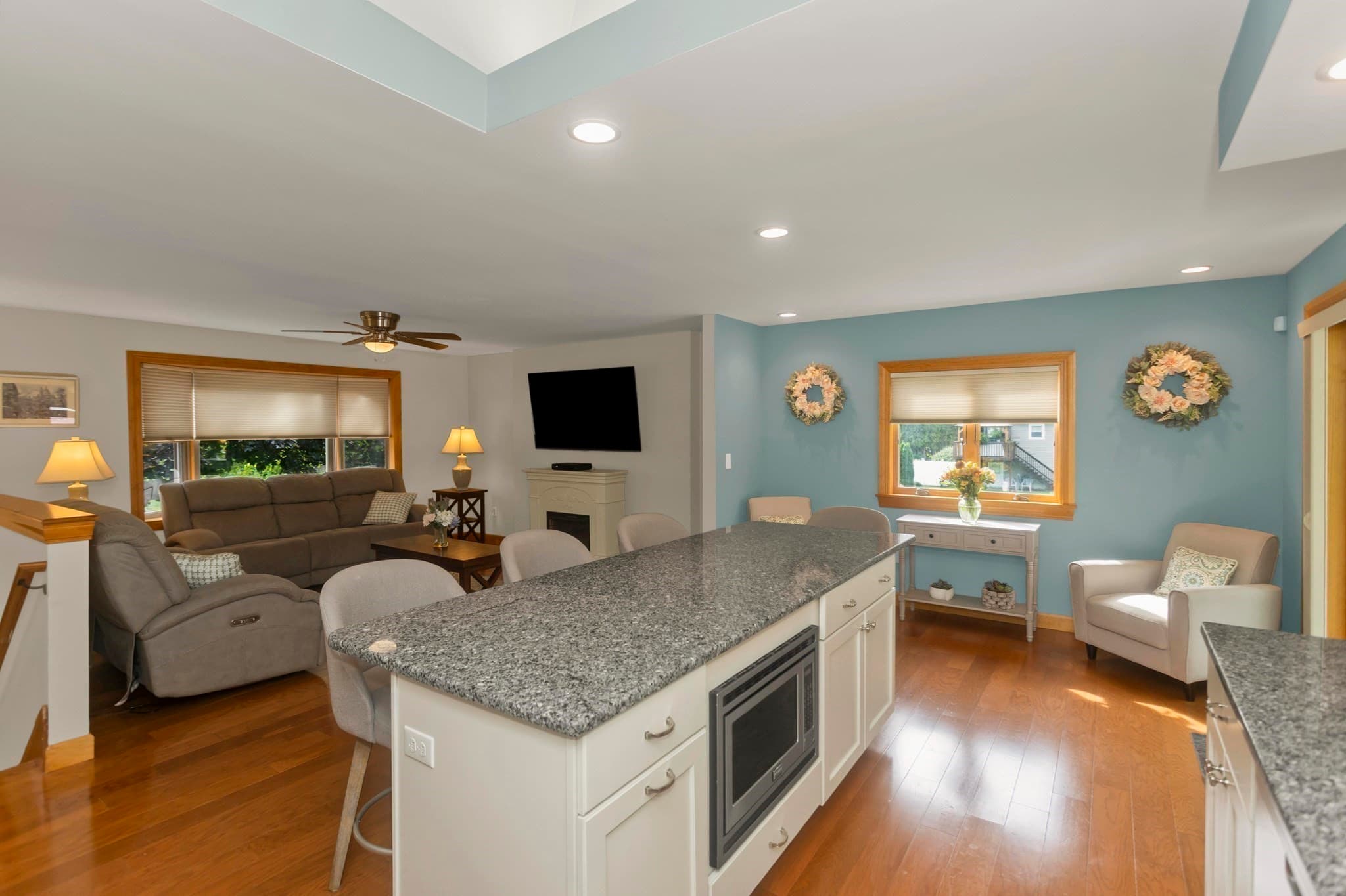 Single Family Residence at 5 Tamarack Ln, Agawam MA 01030, Agawam, photo 15 of 41