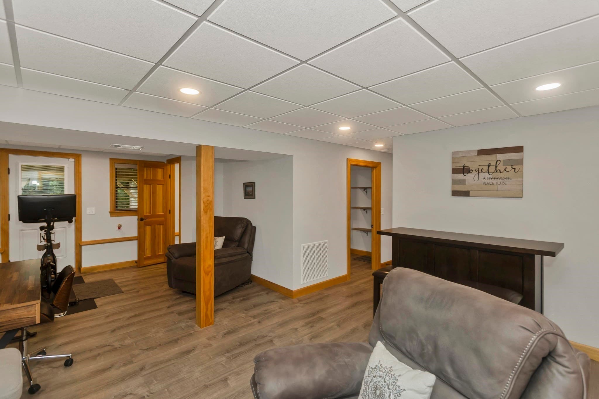 Single Family Residence at 5 Tamarack Ln, Agawam MA 01030, Agawam, photo 35 of 41