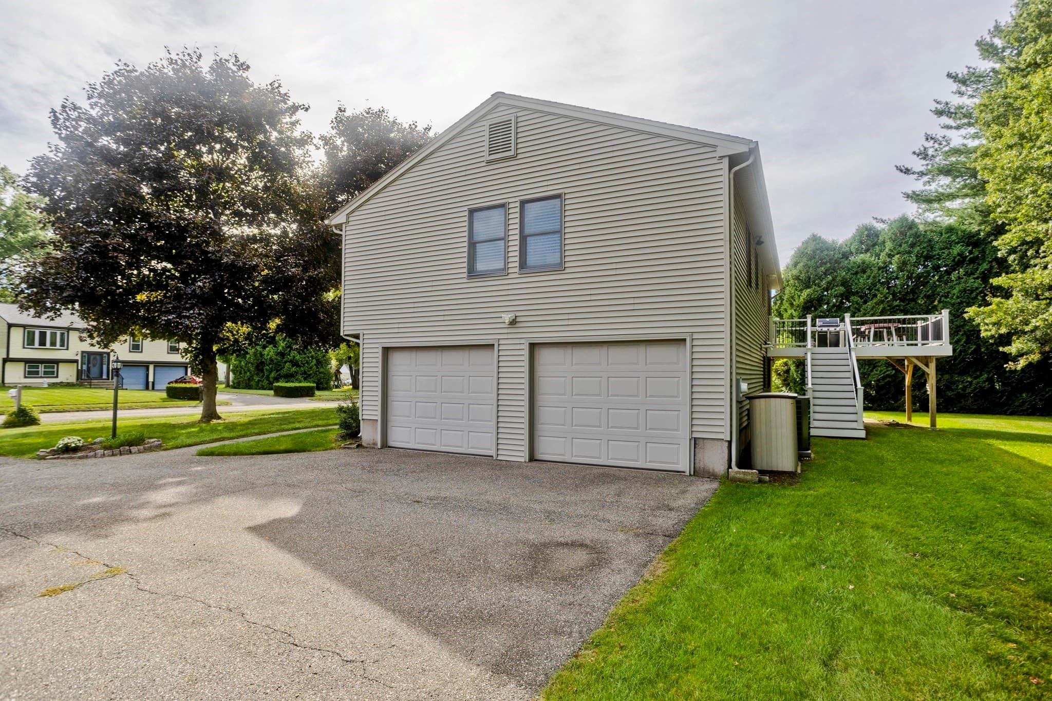 Single Family Residence at 5 Tamarack Ln, Agawam MA 01030, Agawam, photo 4 of 41