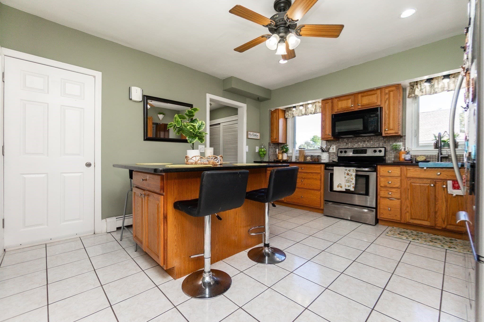 2 Family - 2 Units Up/Down at 52 Highview Street, Norwood MA 02062, Norwood, photo 5 of 37