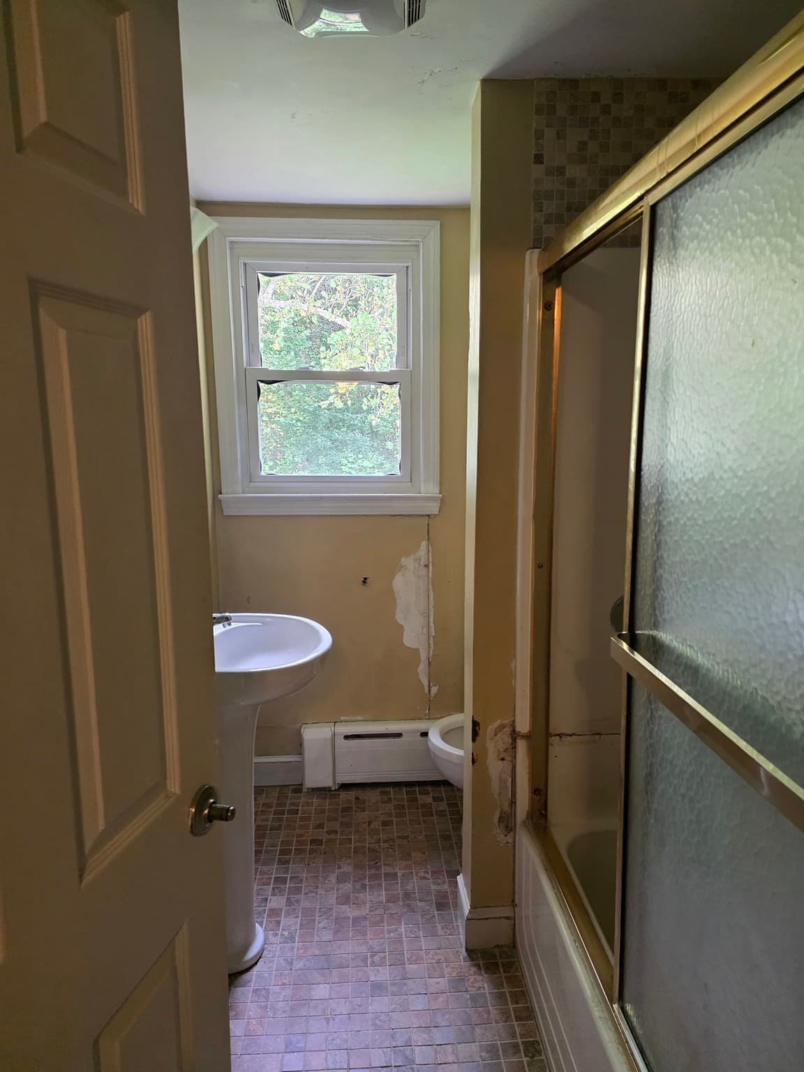 Single Family Residence at 162 Winter St, Wrentham MA 02093, Wrentham, photo 7 of 17