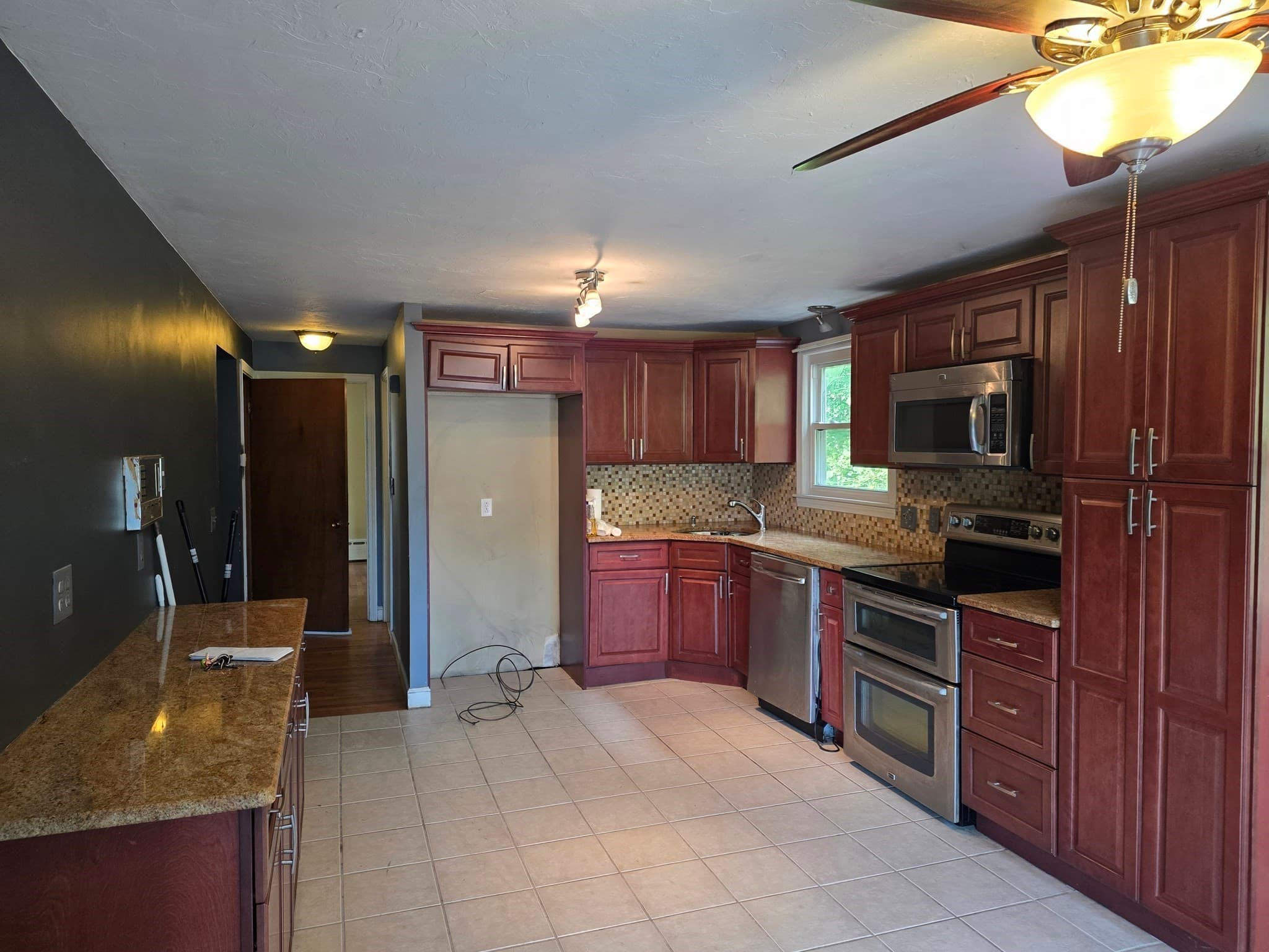 Single Family Residence at 162 Winter St, Wrentham MA 02093, Wrentham, photo 14 of 17
