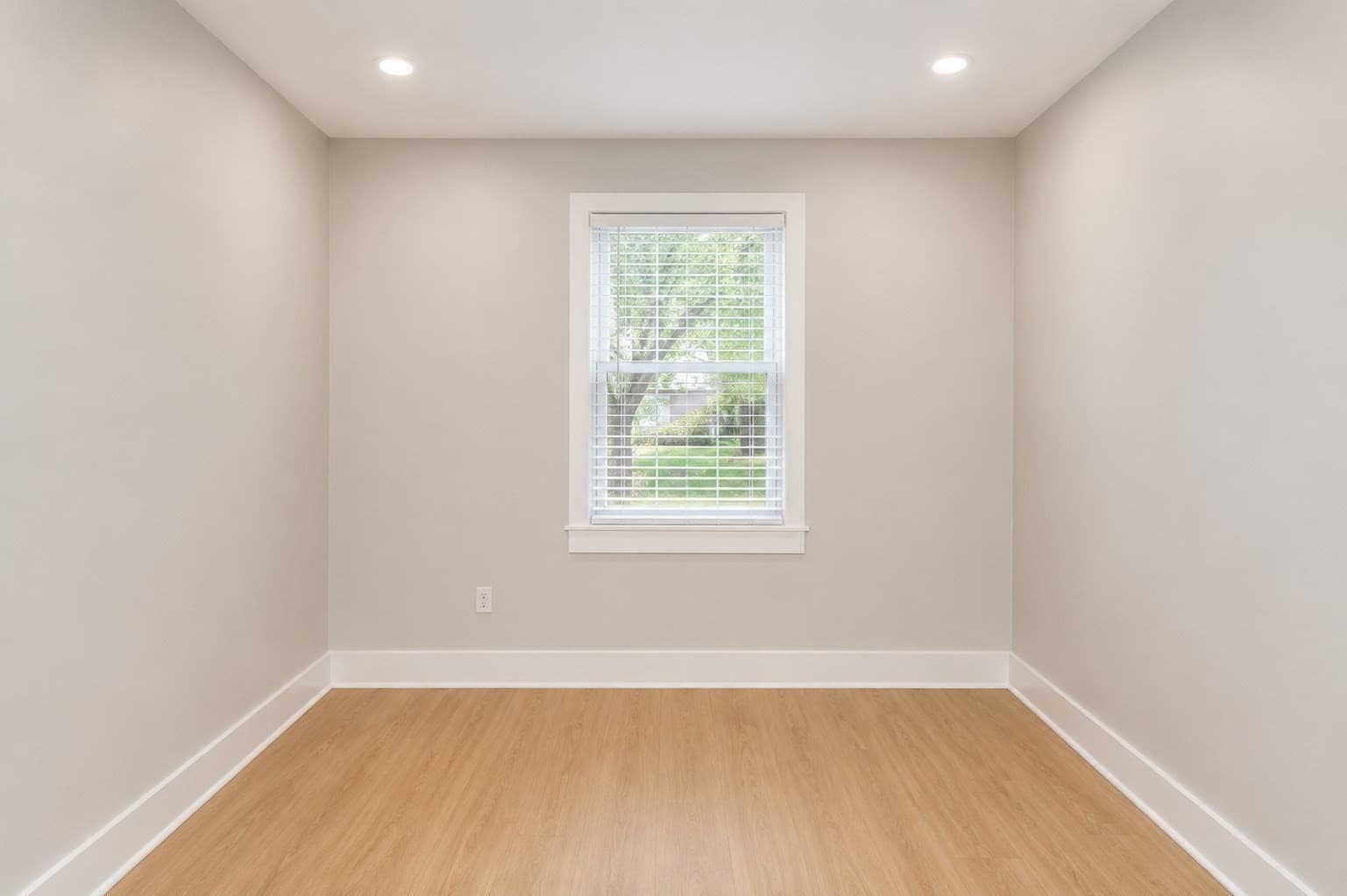 Single Family Residence at 19 Rayburn Rd, Stoughton MA 02072, Stoughton, photo 8 of 17