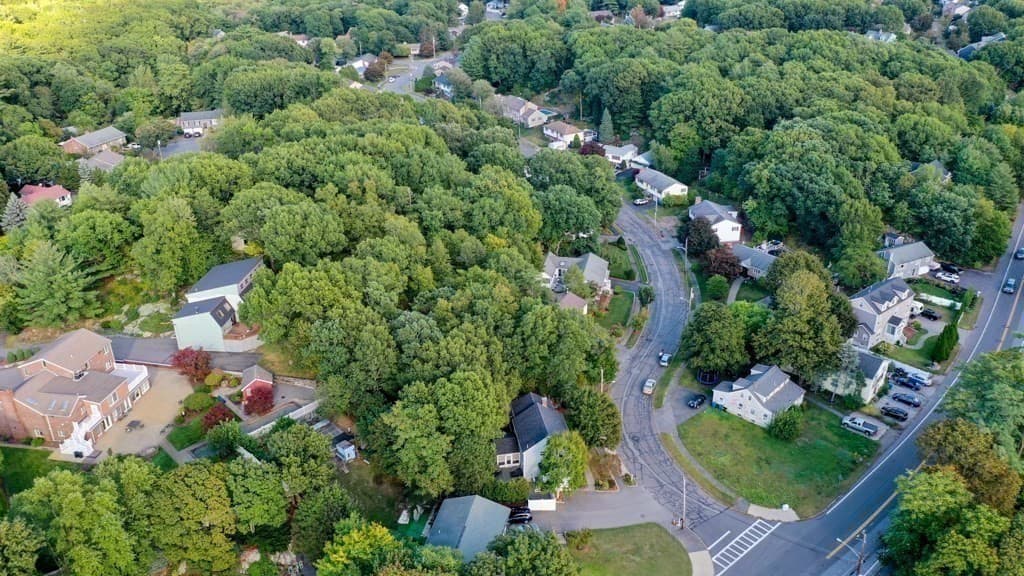 Single Family Residence at 2 Rosemary Ave, Wakefield MA 01880, Wakefield, photo 39 of 42