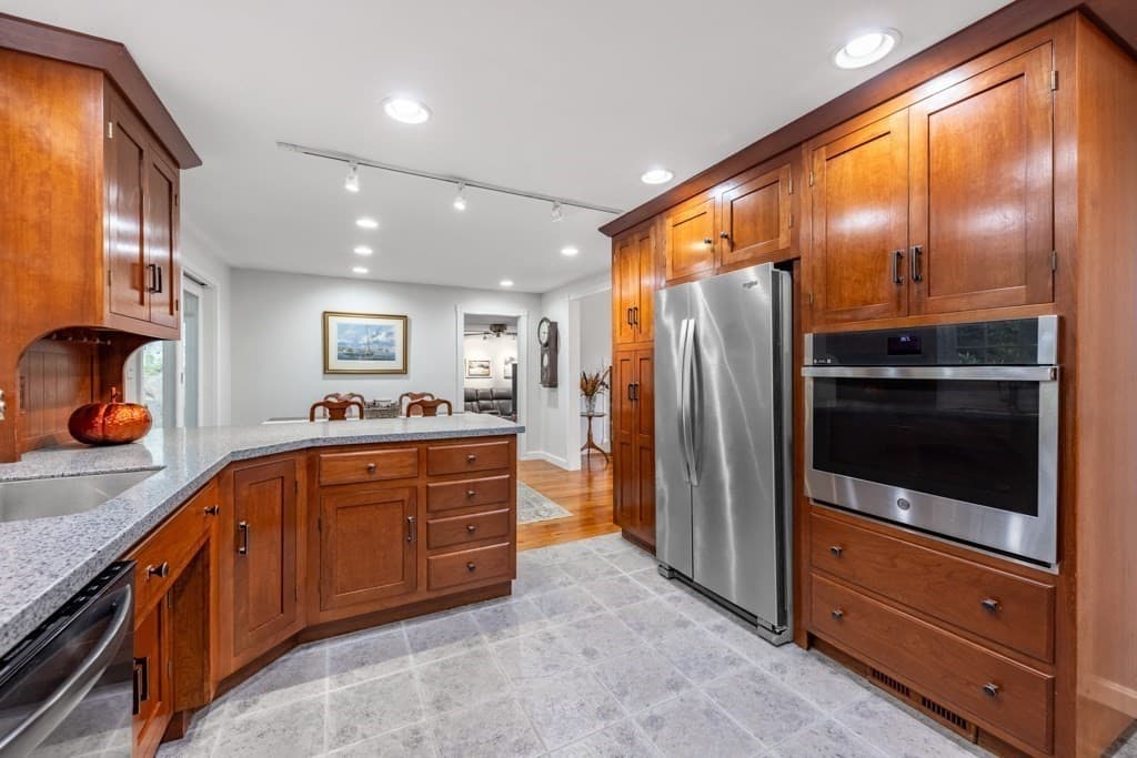 Single Family Residence at 2 Rosemary Ave, Wakefield MA 01880, Wakefield, photo 8 of 42
