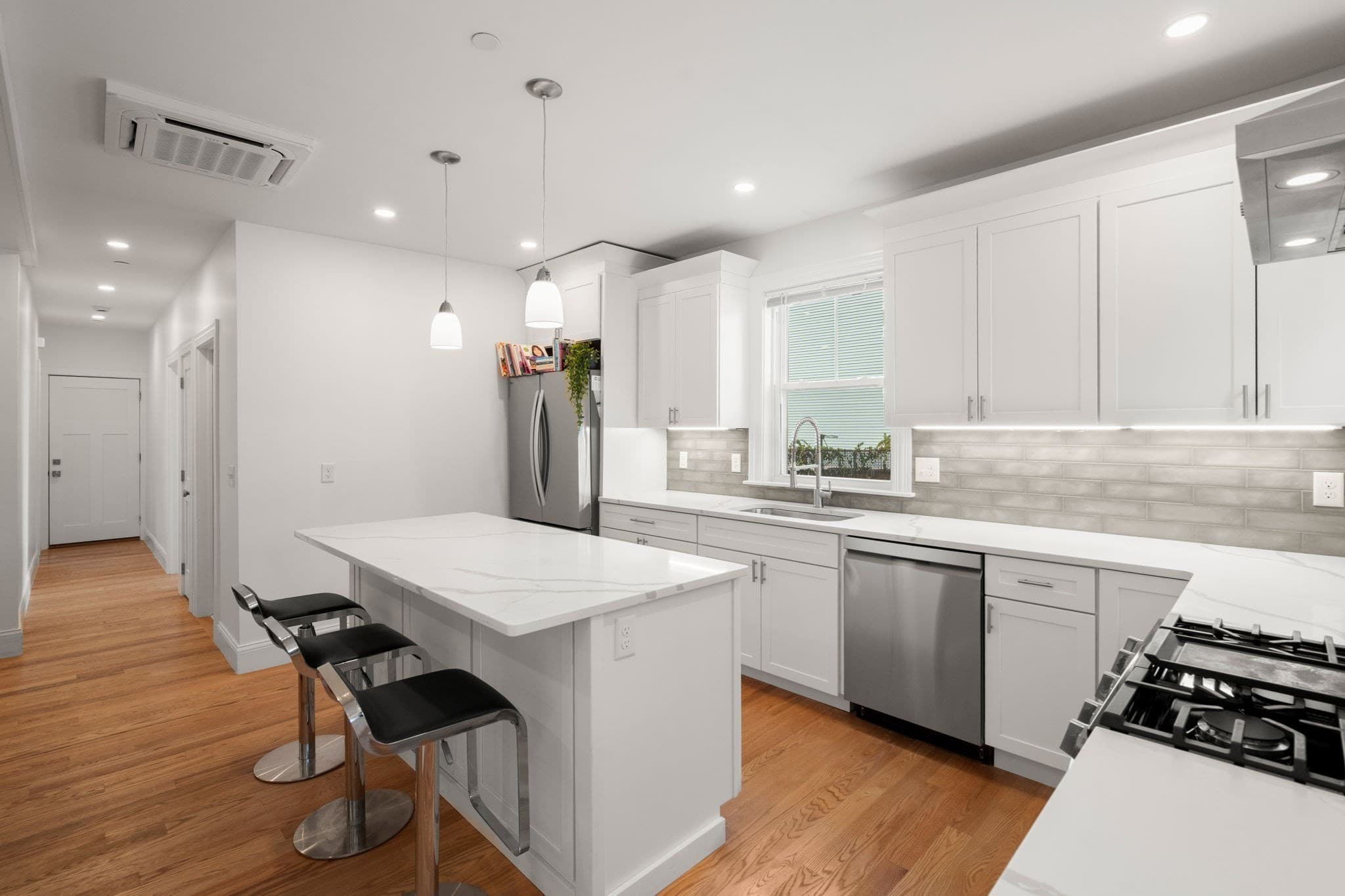Condominium at 8 Brookside Ave # 1, Boston MA 02130, Boston, photo 4 of 14