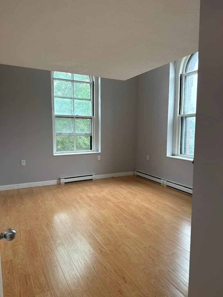 Condominium at 100 Captains Row # 203, Chelsea MA 02150, Chelsea, photo 5 of 12