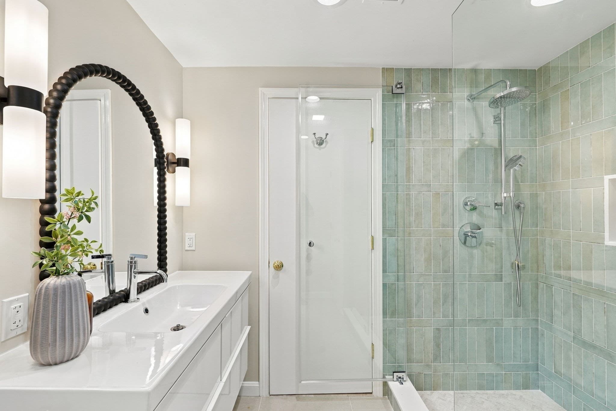 Condominium at 17 Frost St # 17, Cambridge MA 02140, Cambridge, photo 19 of 36
