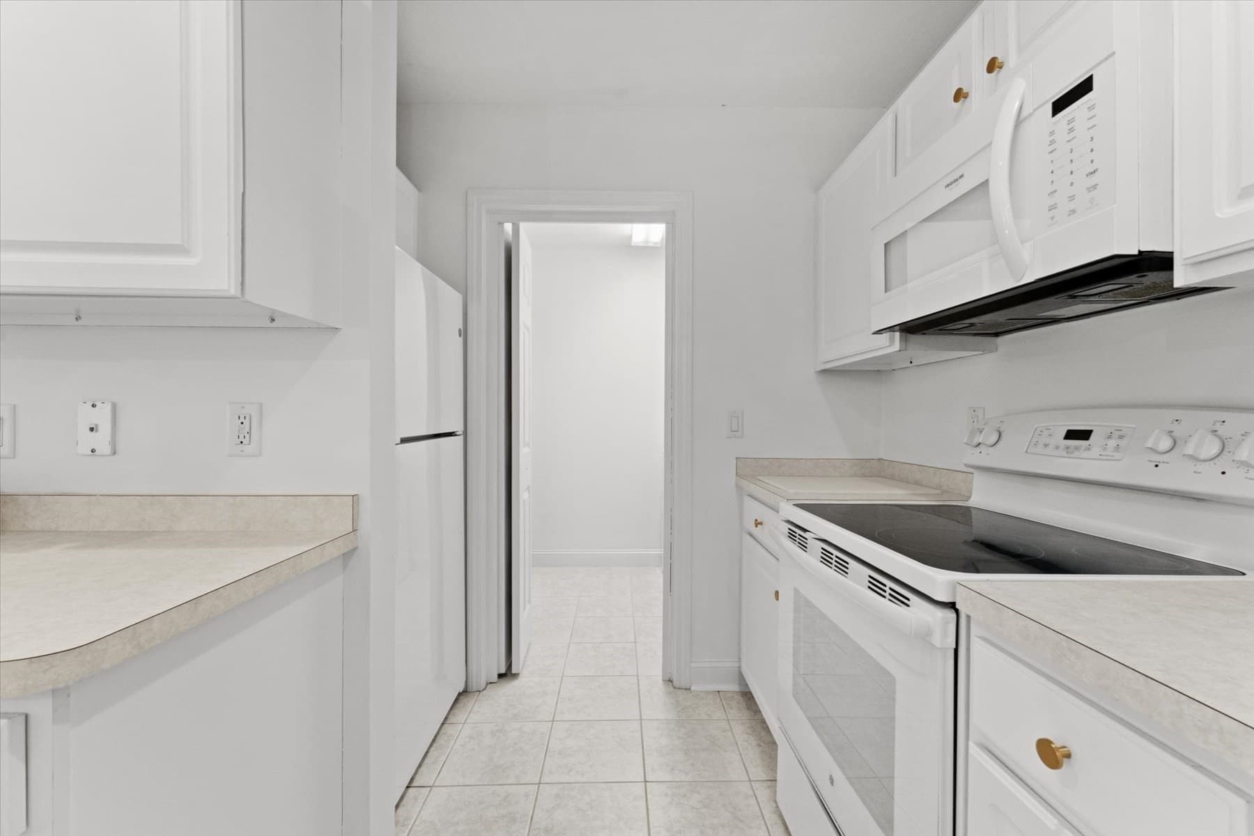 Condominium at 2 Berrywood Ct # 2, Bourne MA 02532, Bourne, photo 13 of 31