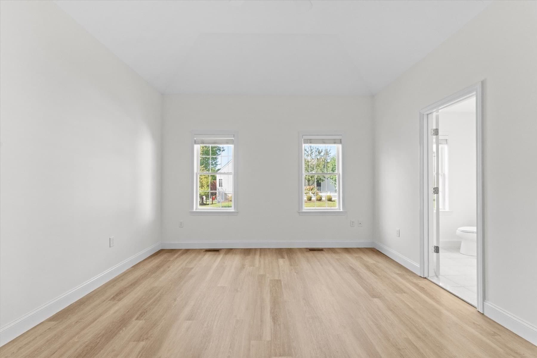 Condominium at 2 Berrywood Ct # 2, Bourne MA 02532, Bourne, photo 14 of 31