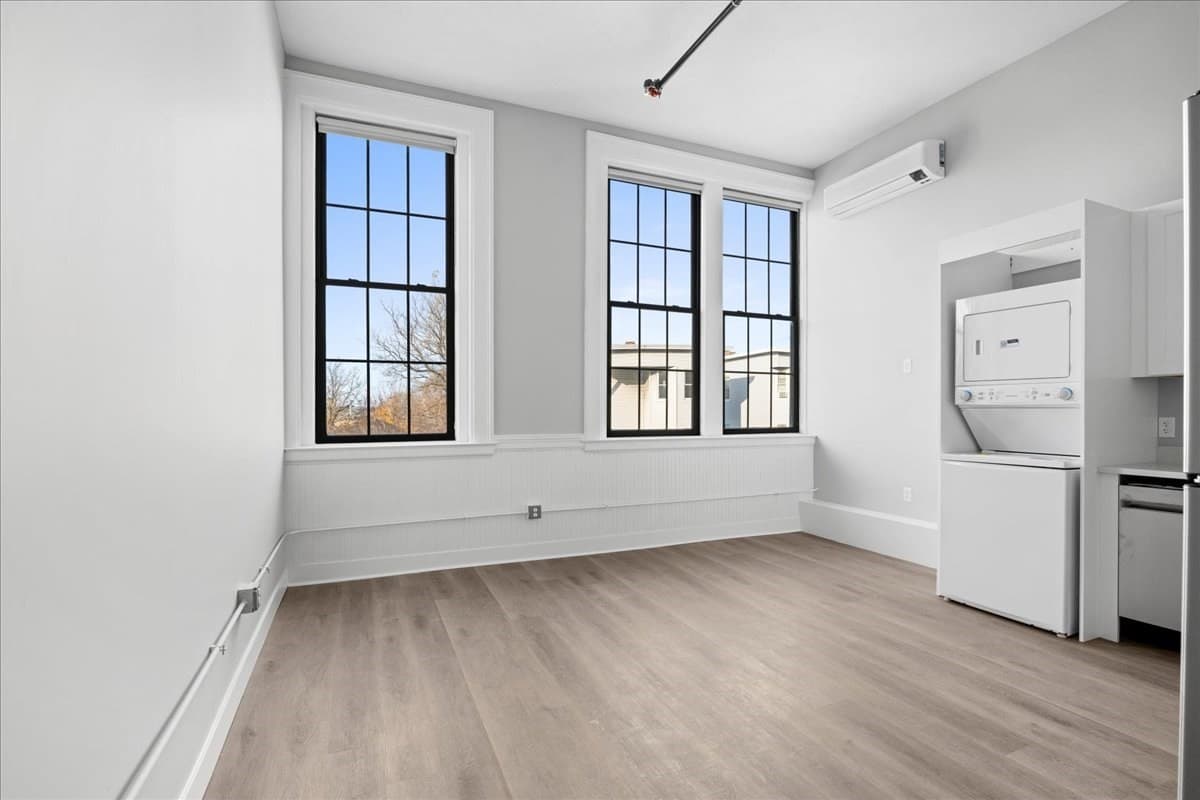 Commercial Sale at 22 Waverly St, Worcester MA 01604, Worcester, photo 33 of 40