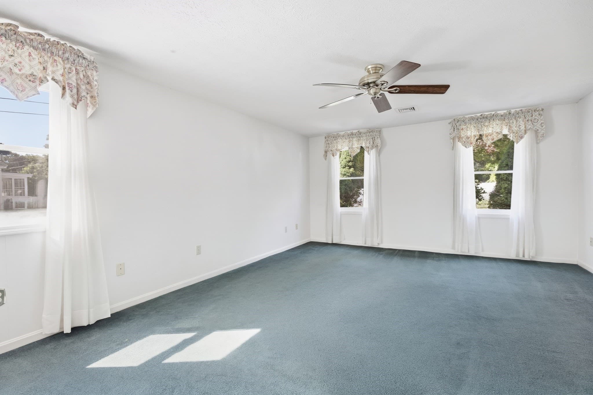 Single Family Residence at 20 Elm St, Dracut MA 01826, Dracut, photo 22 of 38