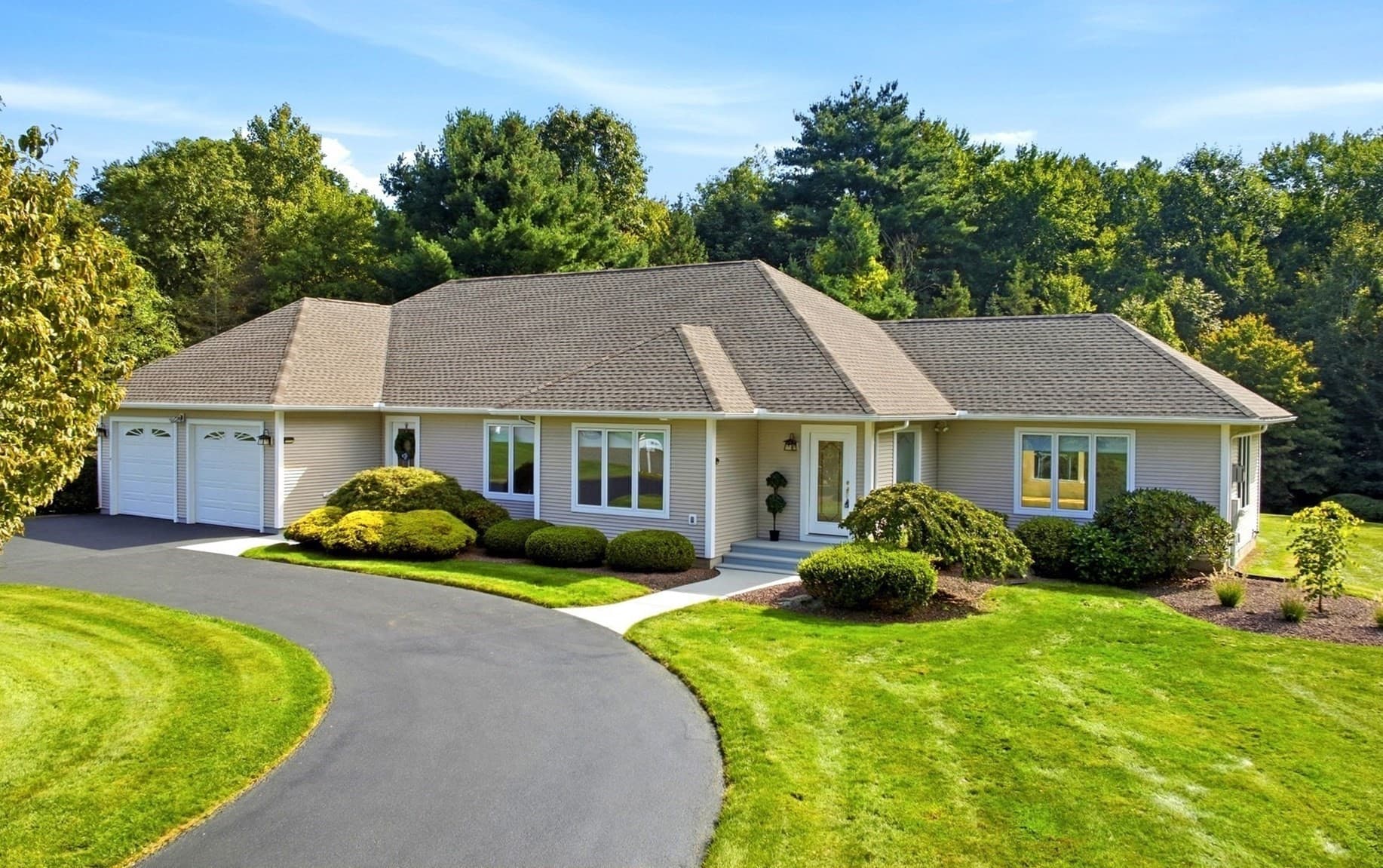 38 Deer Run Ter, East Longmeadow MA 01028
