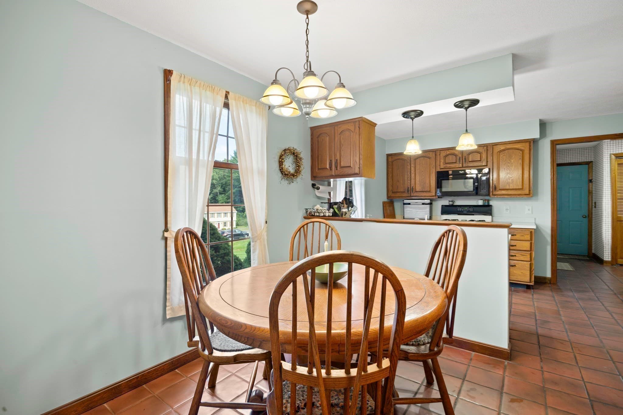 Single Family Residence at 9 Labrie Lane, Holyoke MA 01040, Holyoke, photo 10 of 39