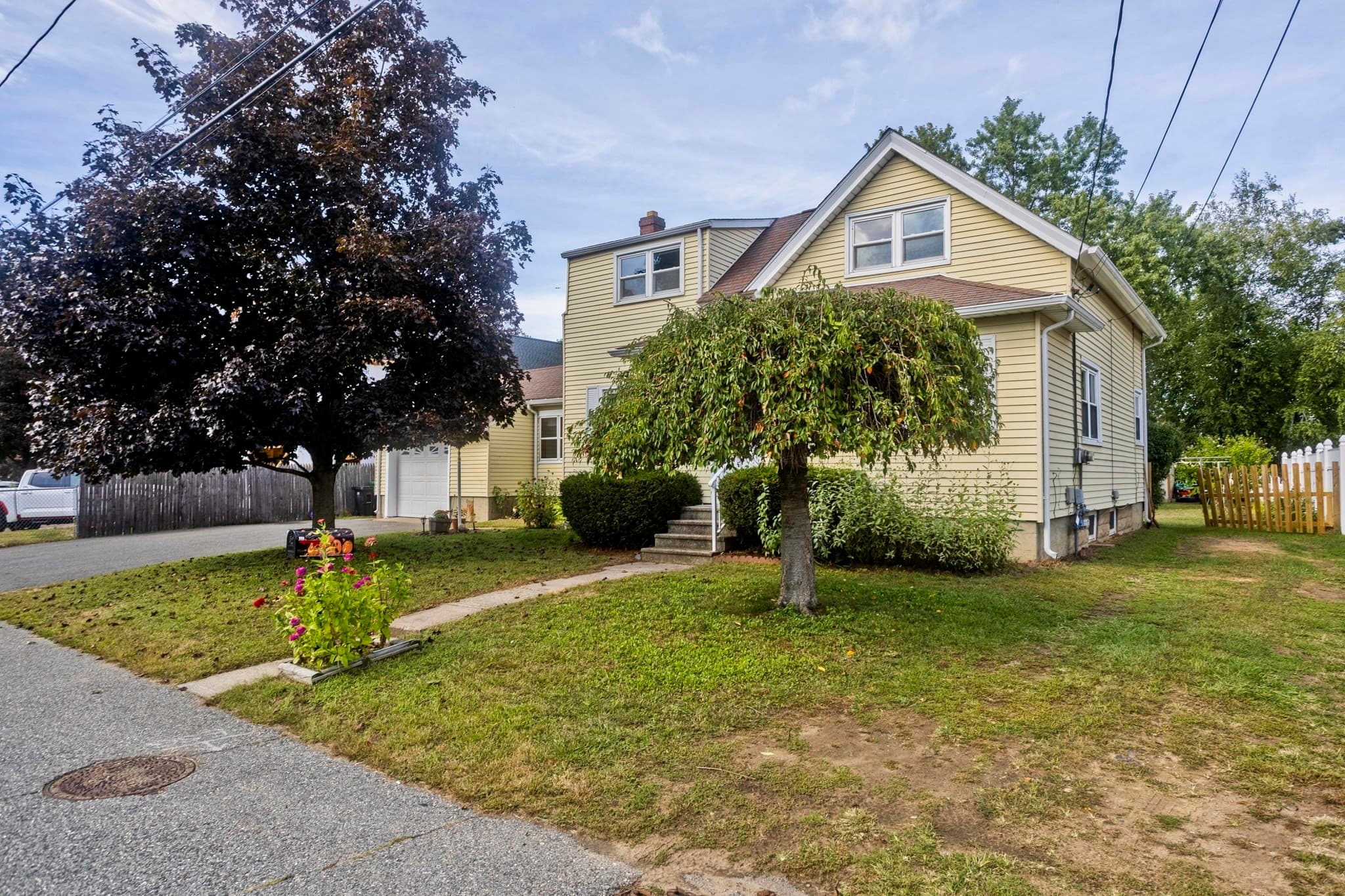 Single Family Residence at 26 Beaudry Ave, Chicopee MA 01020, Chicopee, photo 5 of 39