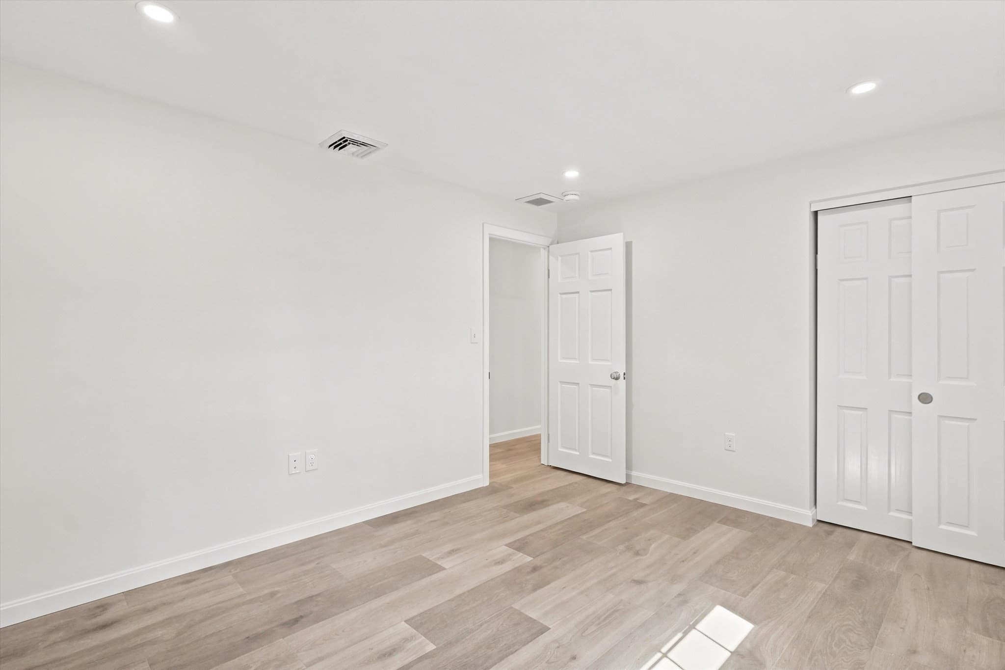 Single Family Residence at 15 Eaton Rd W, Framingham MA 01701, Framingham, photo 23 of 41