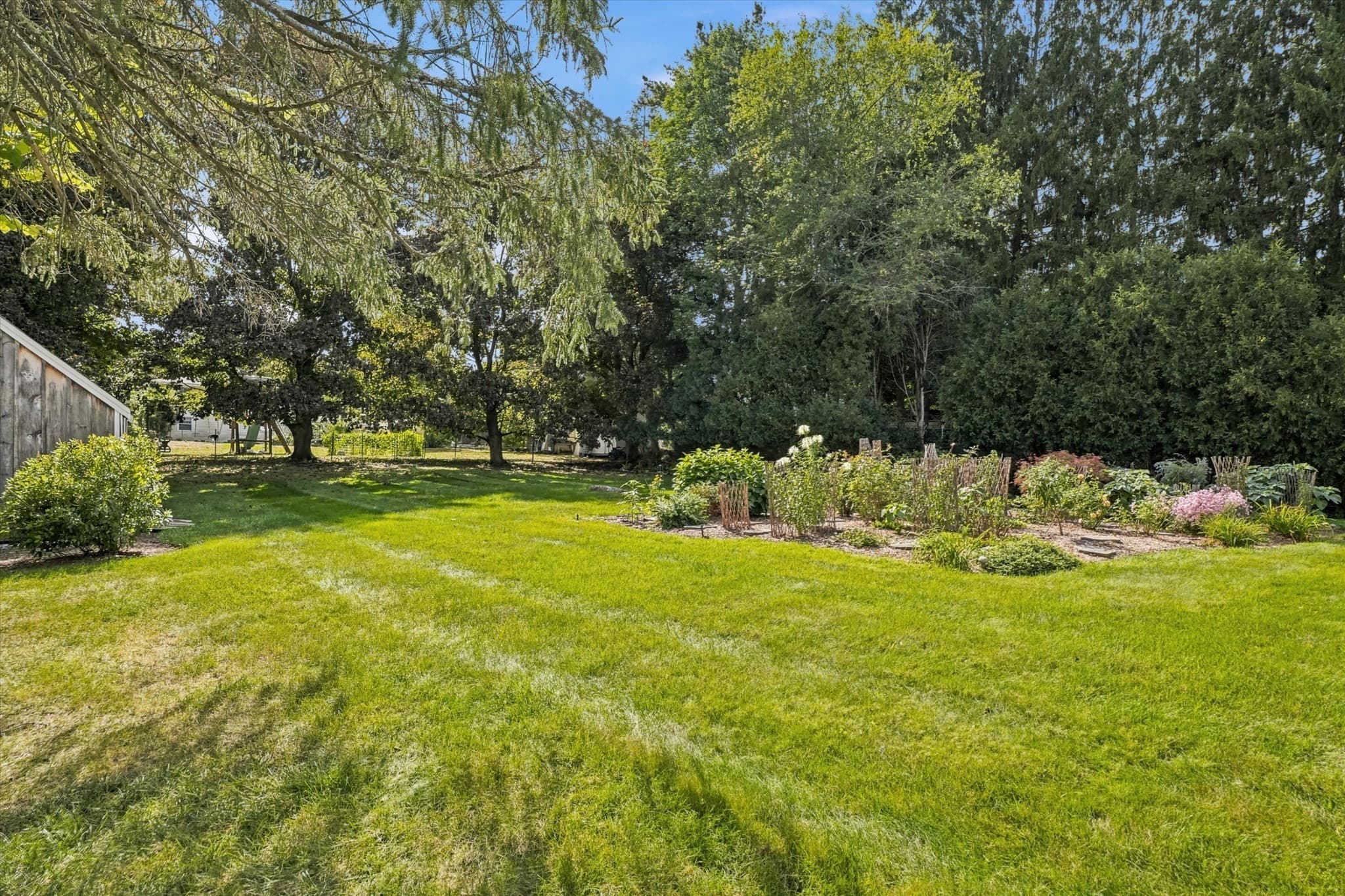 Single Family Residence at 15 Eaton Rd W, Framingham MA 01701, Framingham, photo 32 of 41