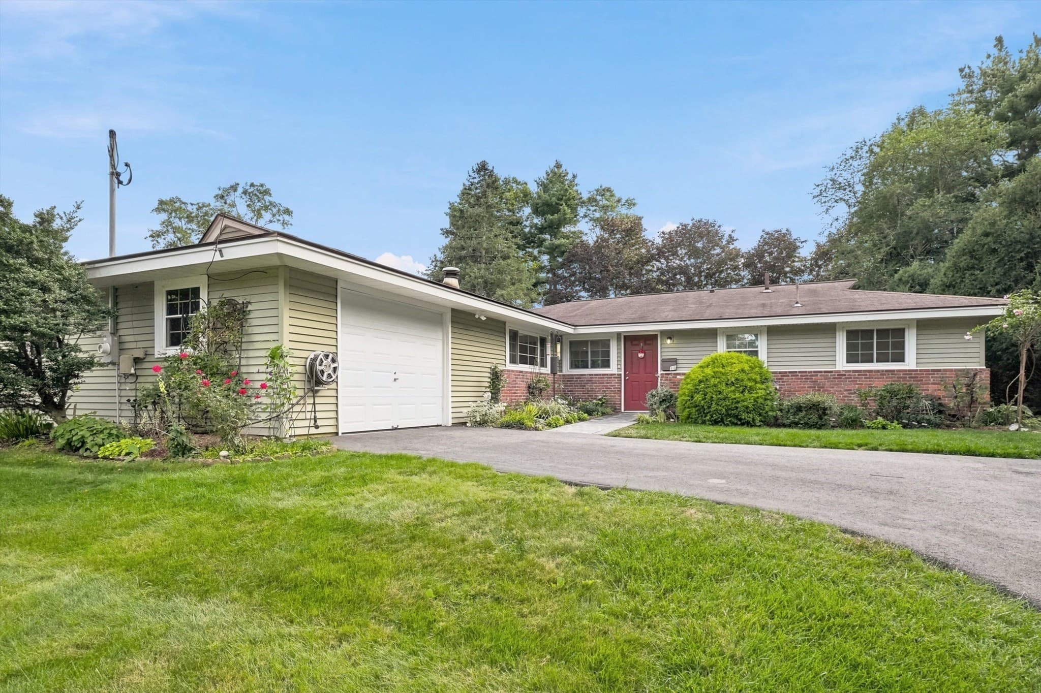 15 Eaton Rd W, Framingham MA 01701