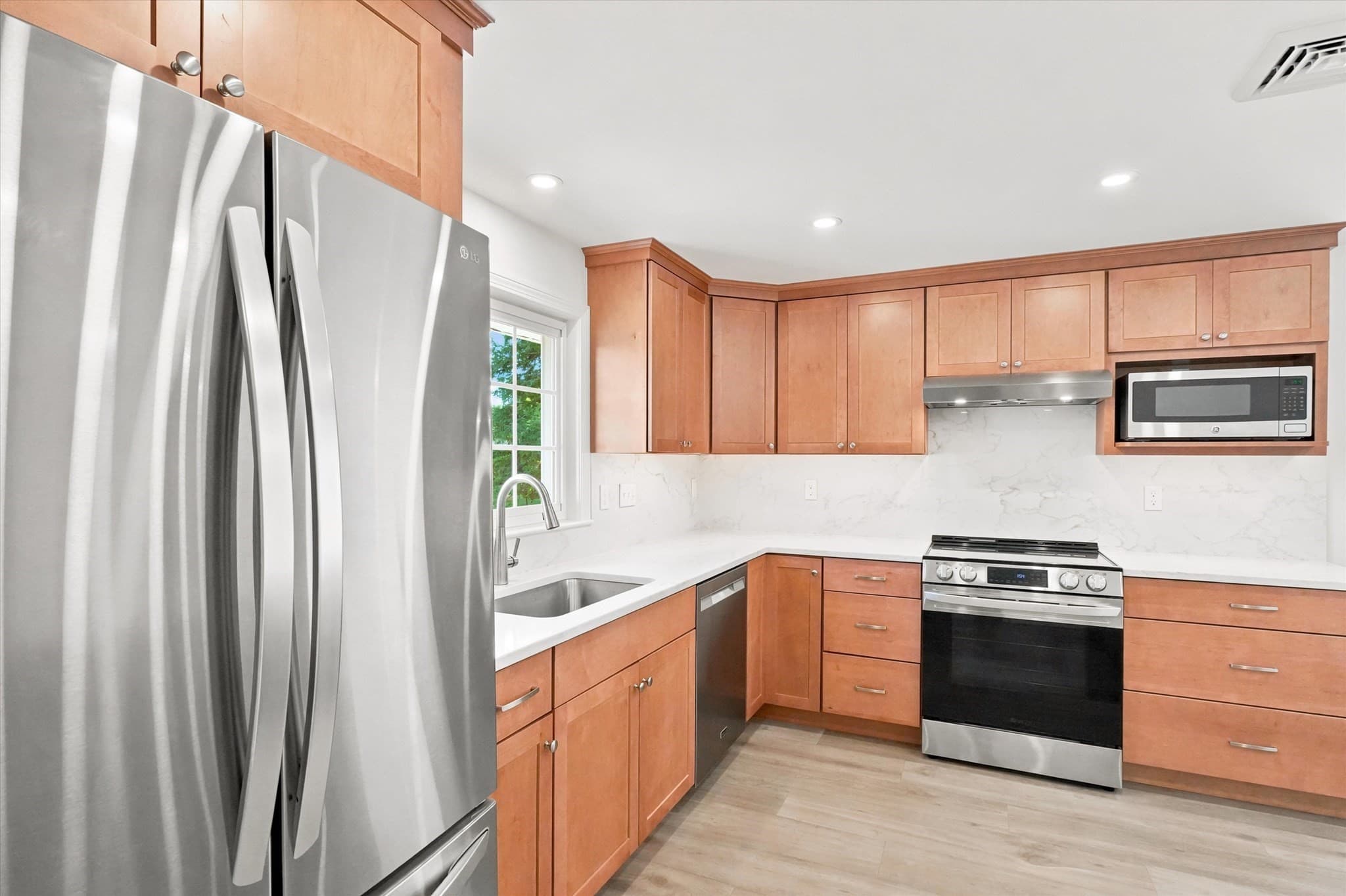 Single Family Residence at 15 Eaton Rd W, Framingham MA 01701, Framingham, photo 10 of 41