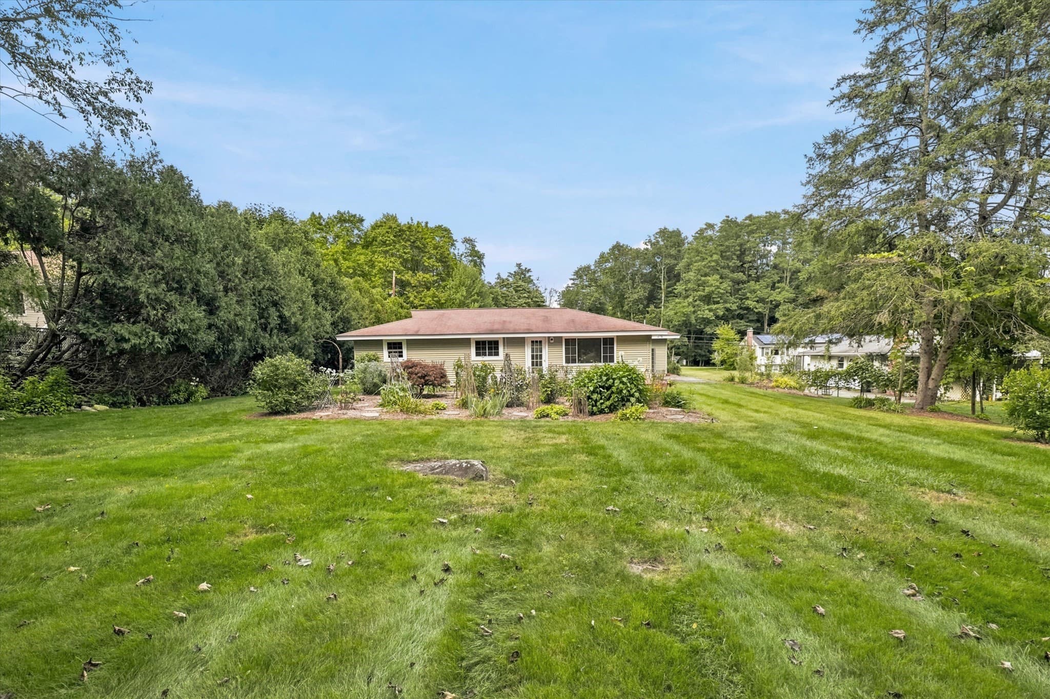 Single Family Residence at 15 Eaton Rd W, Framingham MA 01701, Framingham, photo 31 of 41