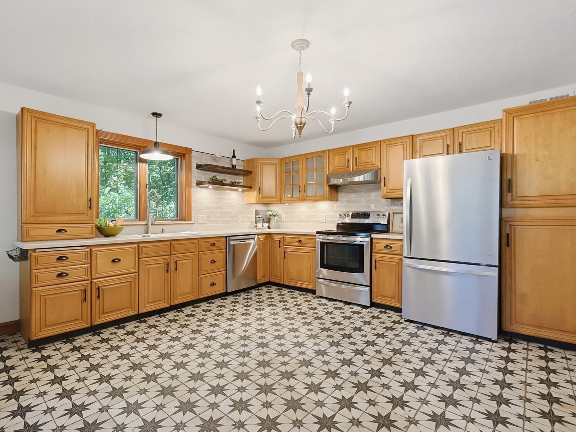 Single Family Residence at 510 Mendon St, Uxbridge MA 01569, Uxbridge, photo 11 of 42