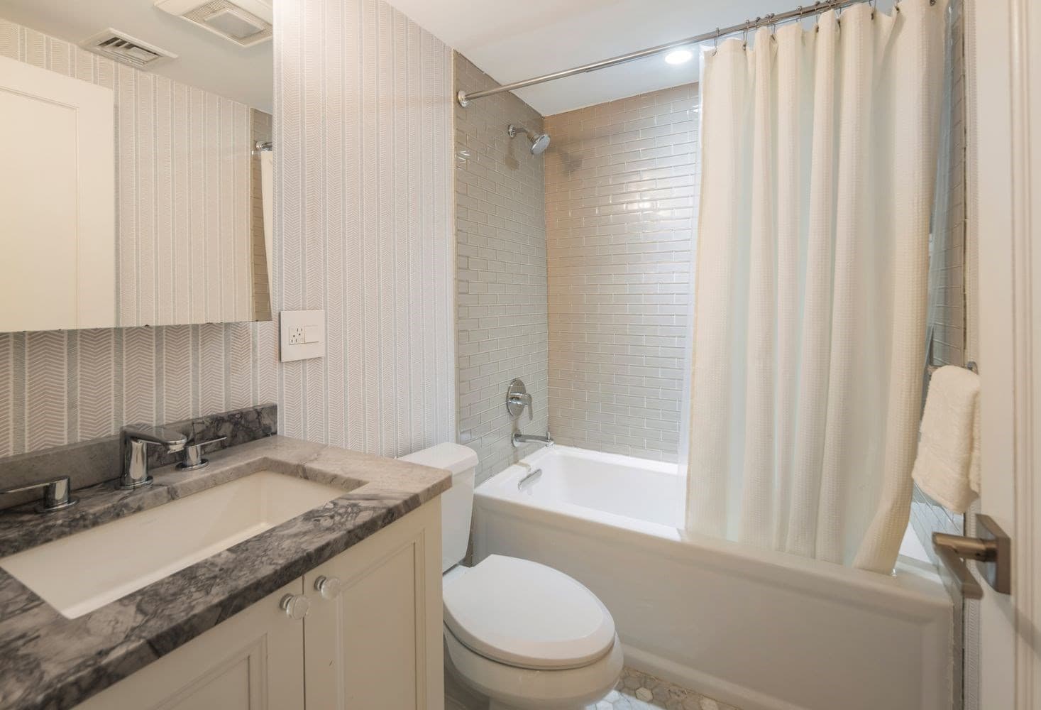 Condominium at 38 Rutland Sq # 1, Boston MA 02118, Boston, photo 18 of 25