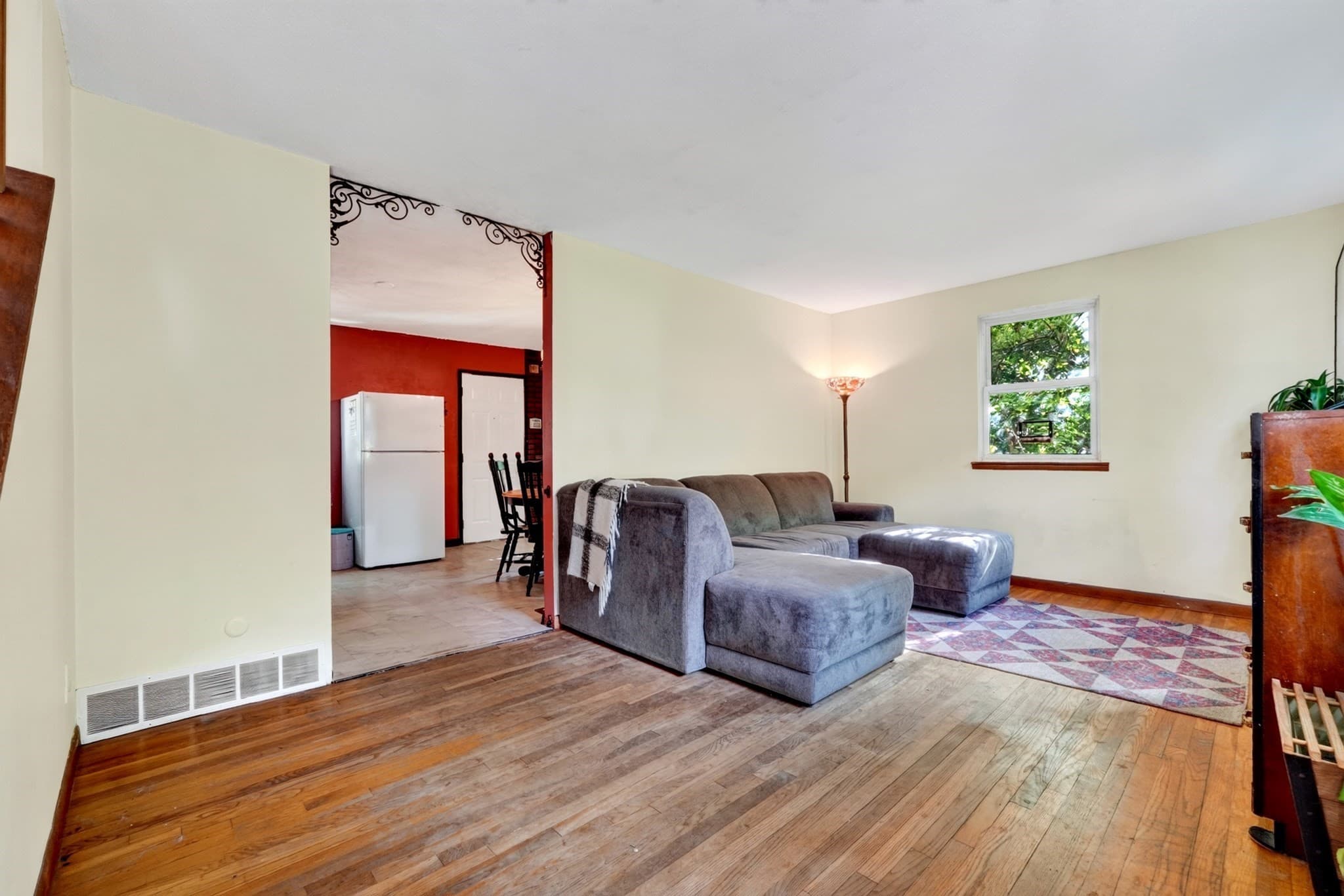 Single Family Residence at 203 Lakeview Ave, Tyngsborough MA 01879, Tyngsborough, photo 2 of 38