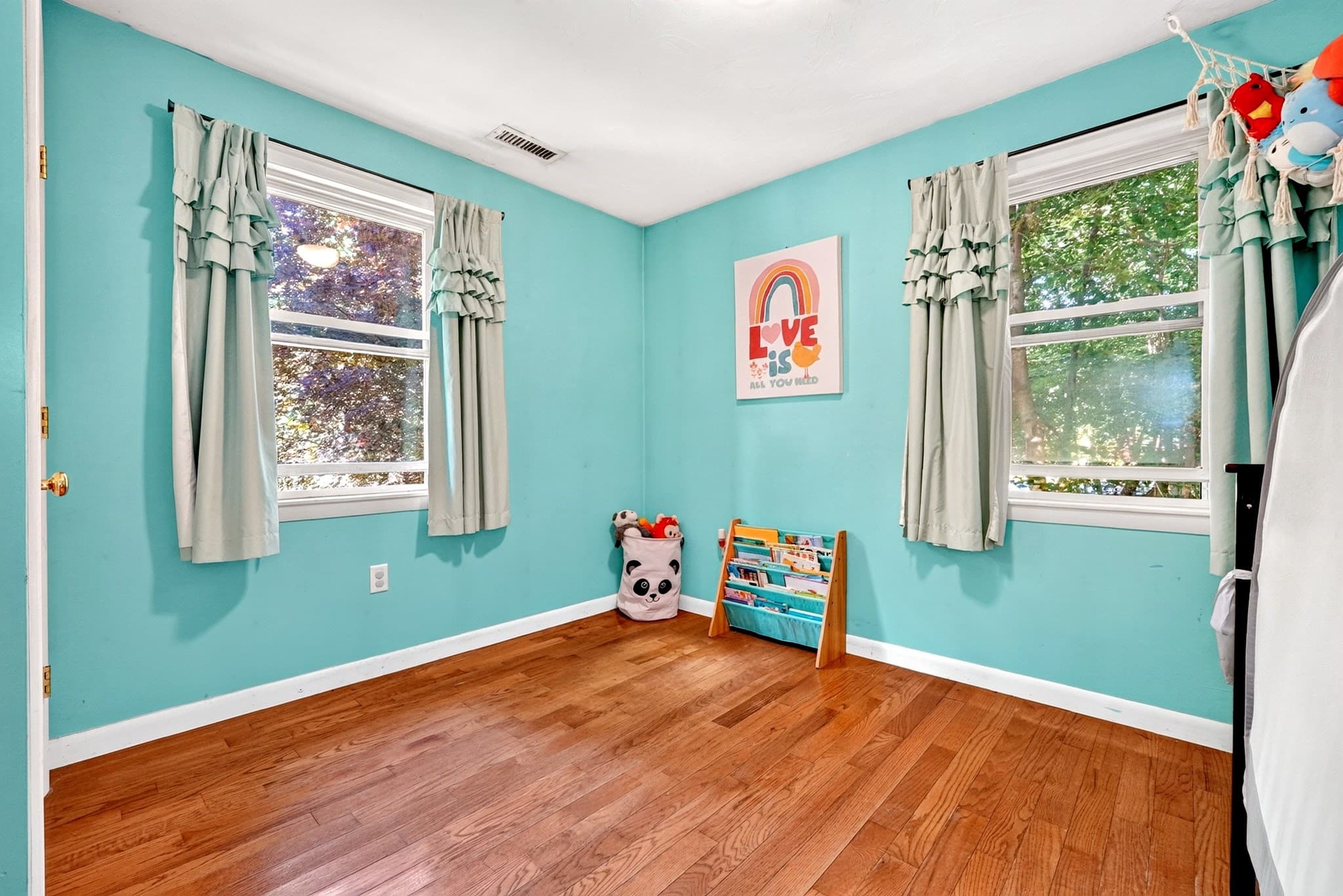 Single Family Residence at 203 Lakeview Ave, Tyngsborough MA 01879, Tyngsborough, photo 13 of 38
