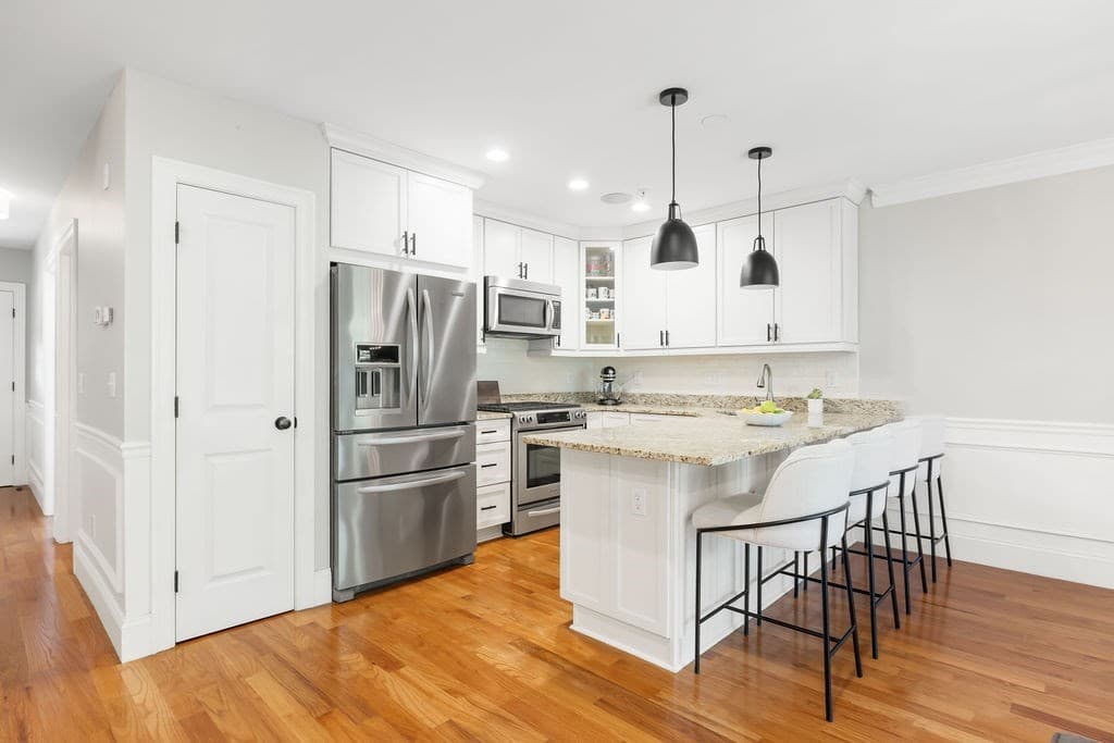 Condominium at 110 Park St # 5, Boston MA 02132, Boston, photo 2 of 17