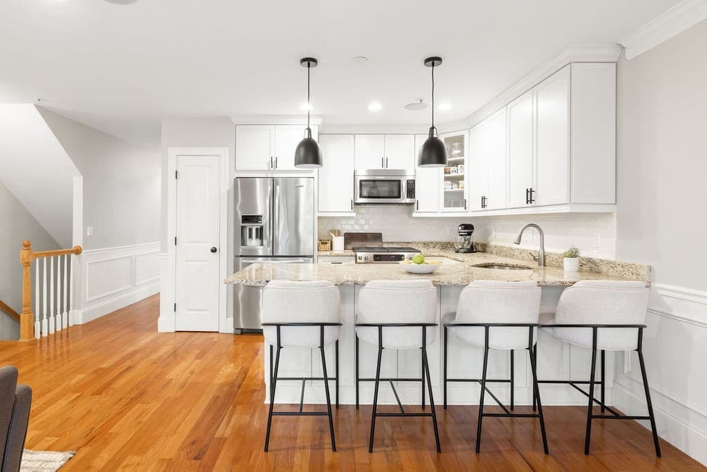 Condominium at 110 Park St # 5, Boston MA 02132, Boston, photo 3 of 17