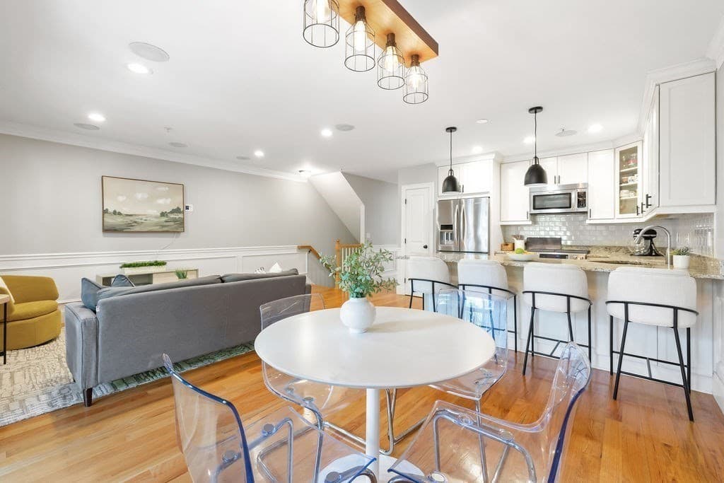 Condominium at 110 Park St # 5, Boston MA 02132, Boston, photo 5 of 17